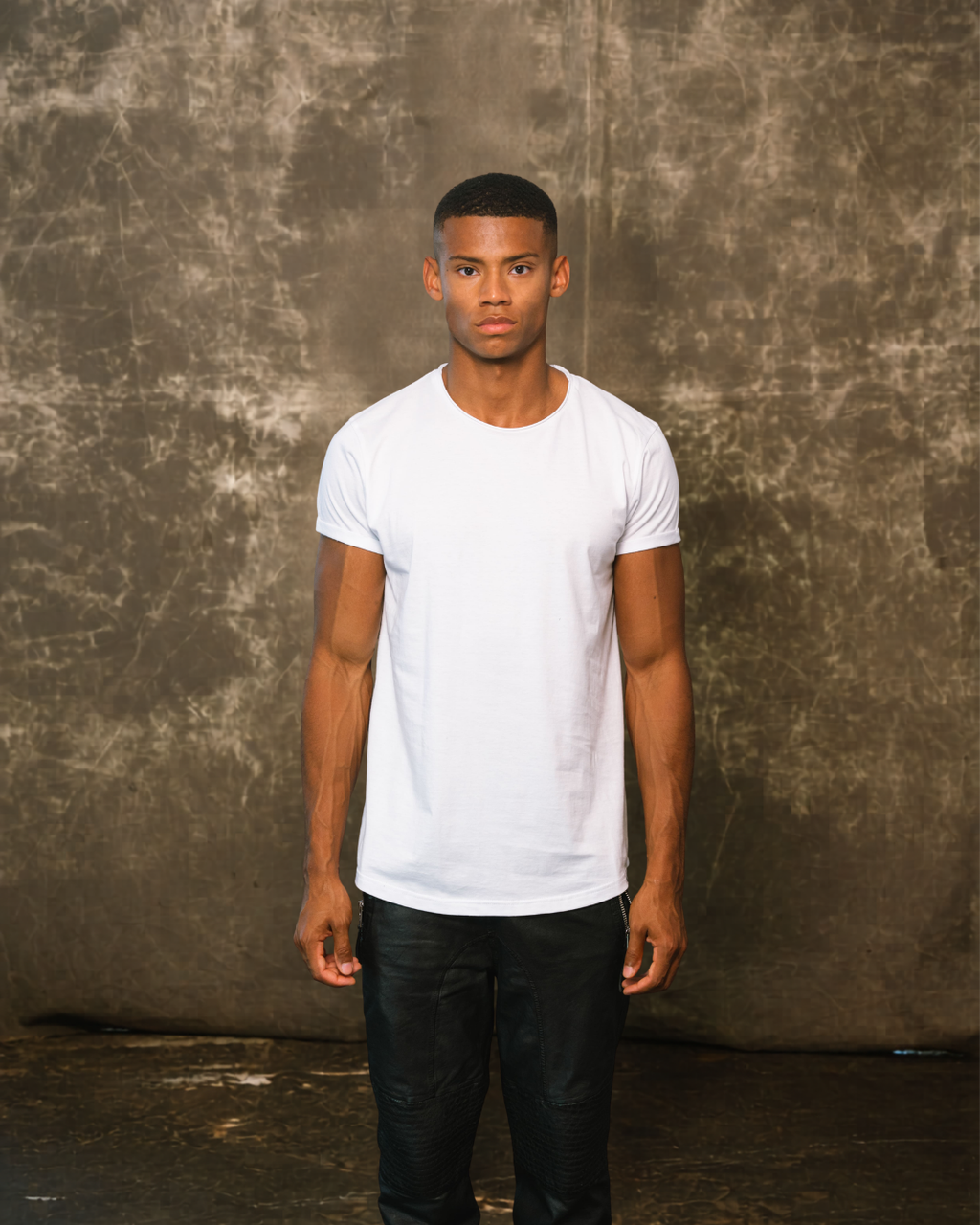 Color 110 - 5 - Anton_white_front.png