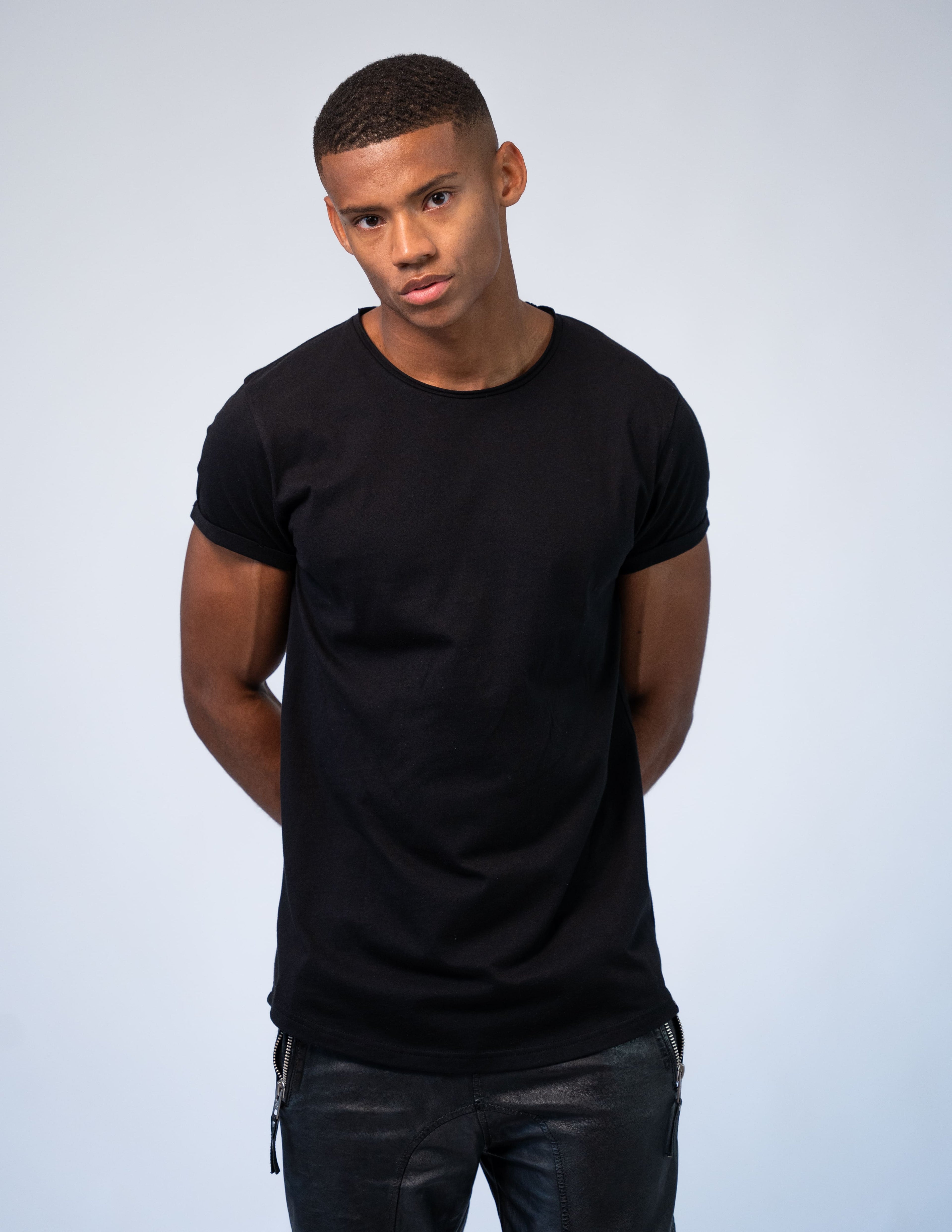 Color 100 - 4 - Arlo Black Front.jpg