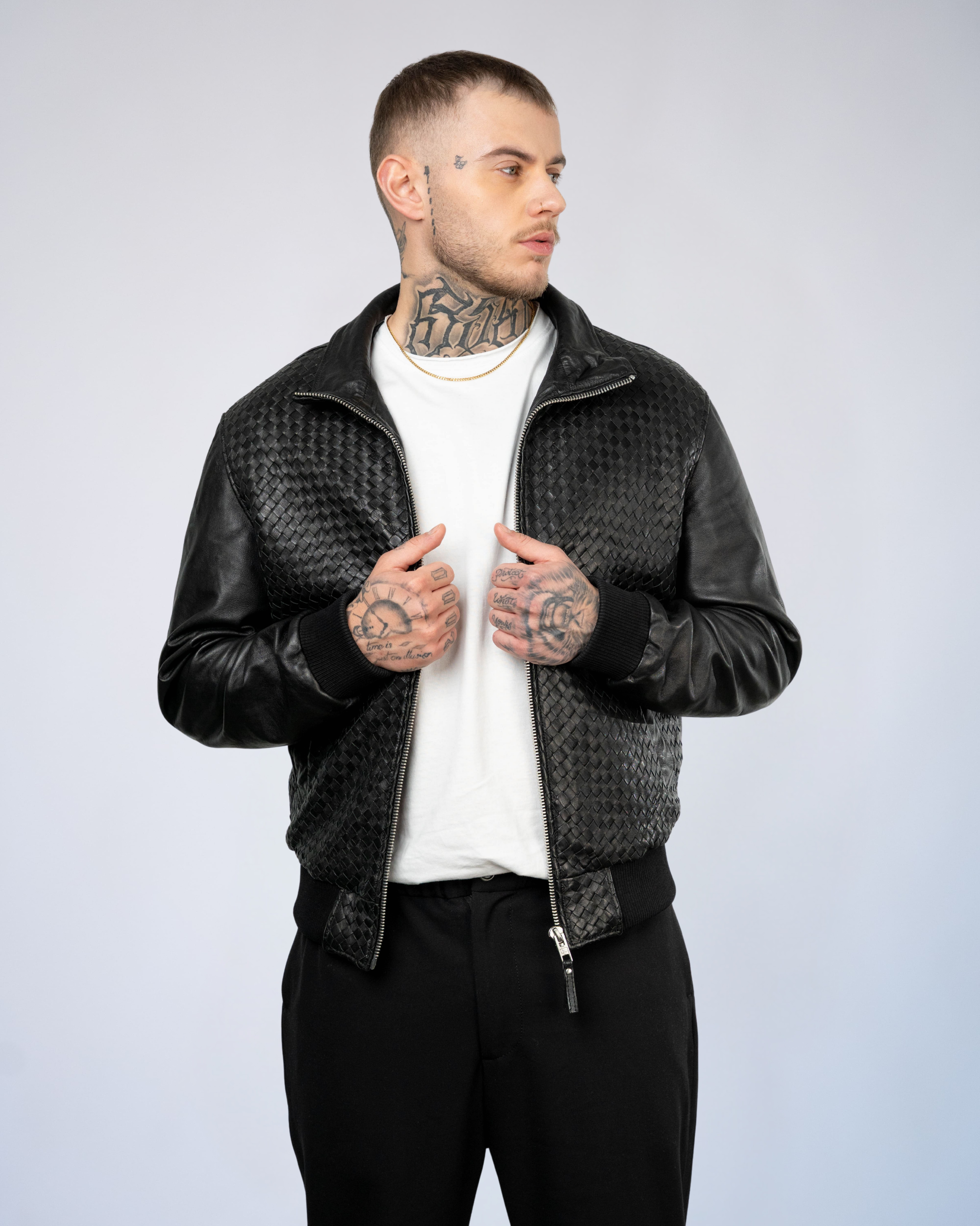 Color 100 - 1 - Aurelio_black_front.jpg