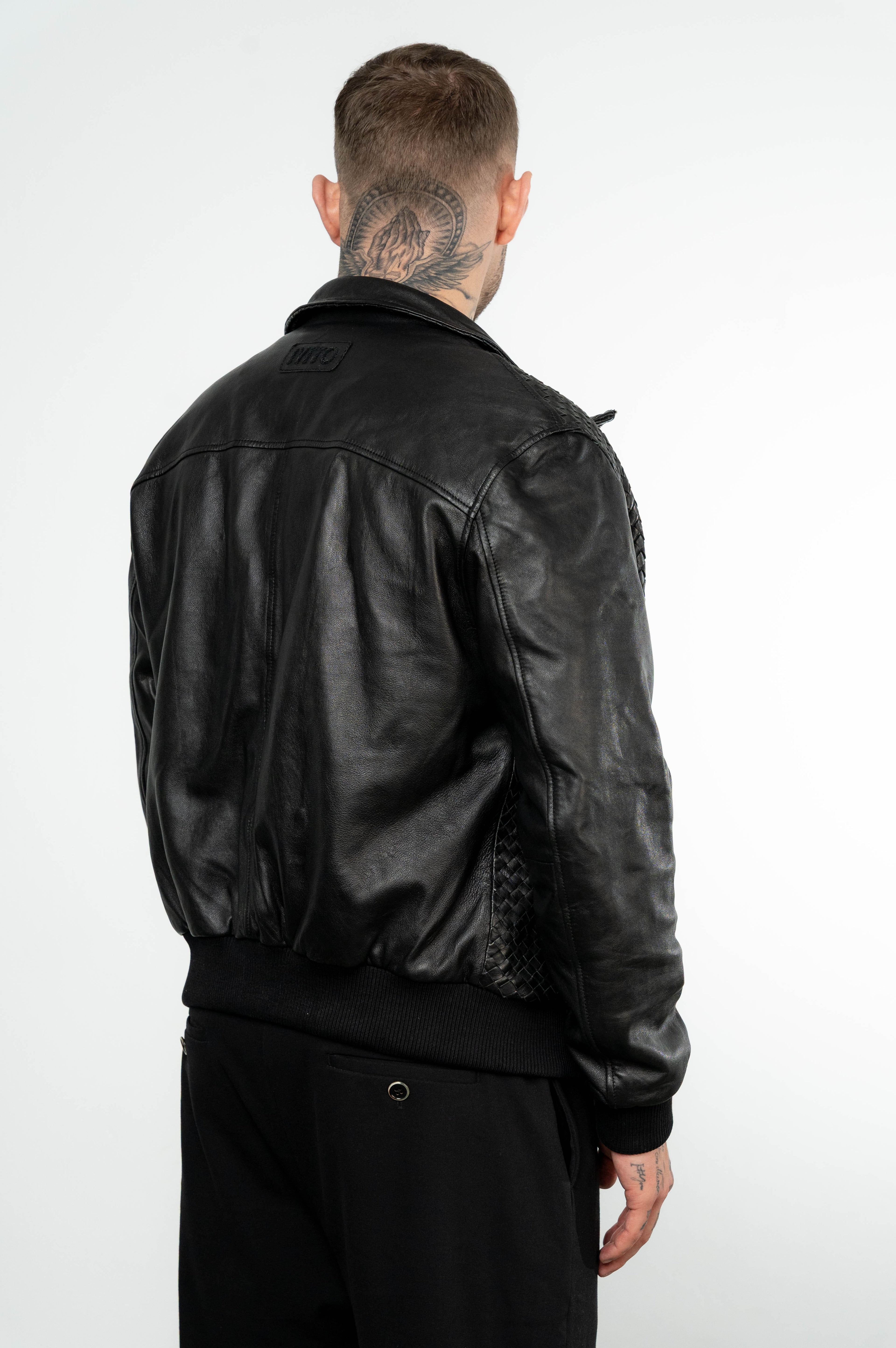 Color 100 - 3 - Aurelio_black_back.jpg