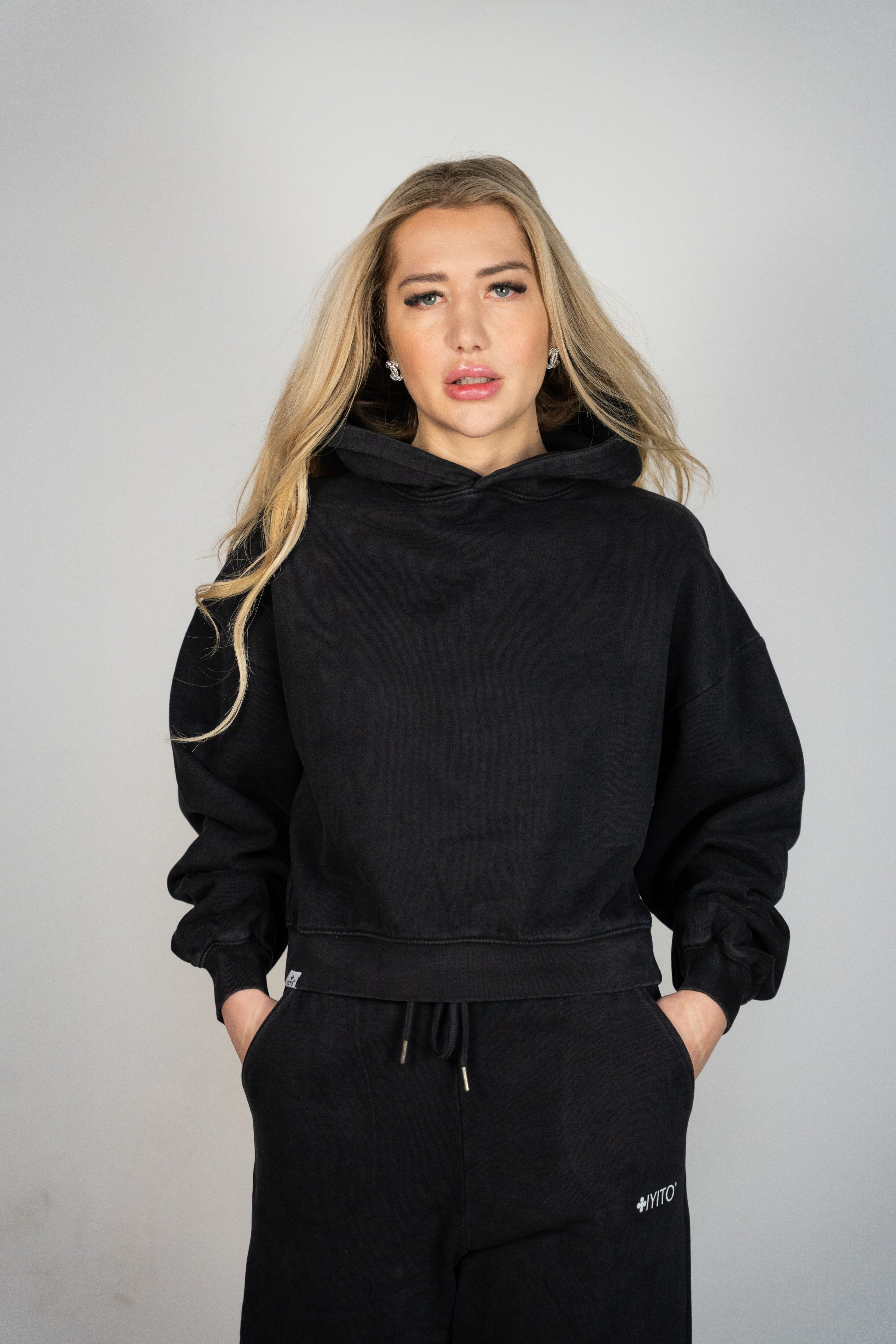 Color 185 - 1 - Berta_Front.jpg