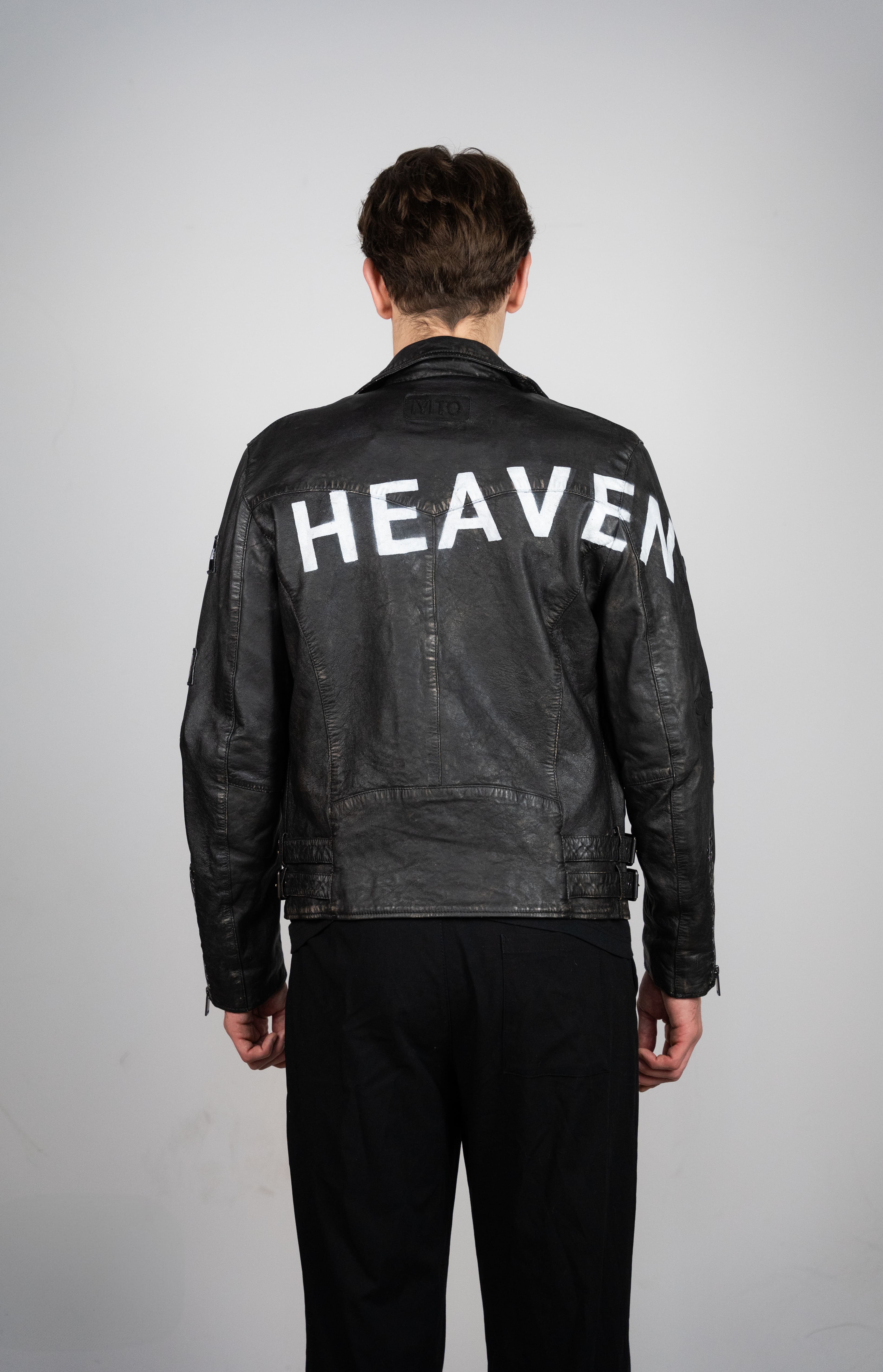 Color 100 - 2 - Carlo_Back.jpg