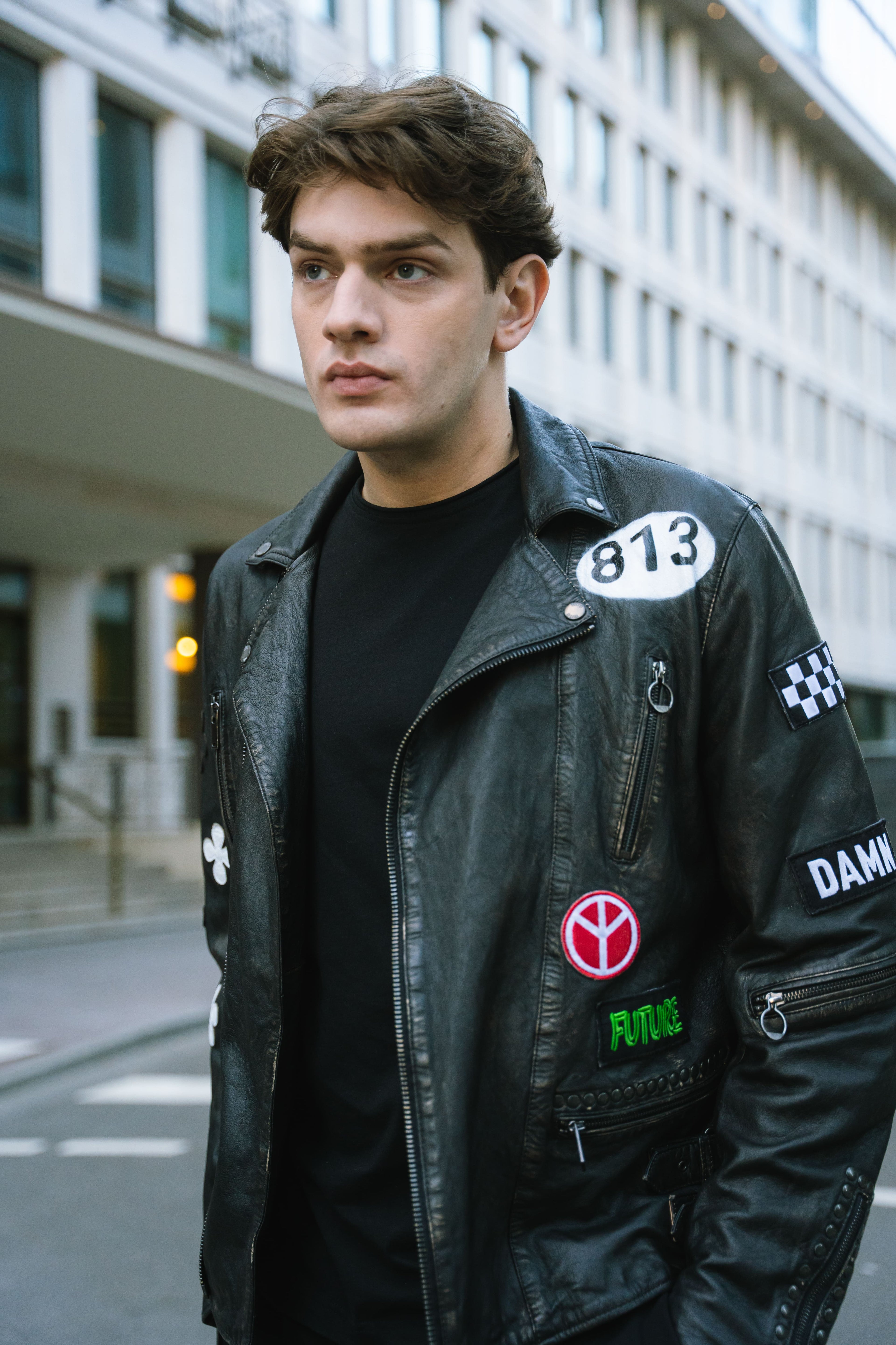 Color 100 - 3 - Carlo_Black_Image.jpg