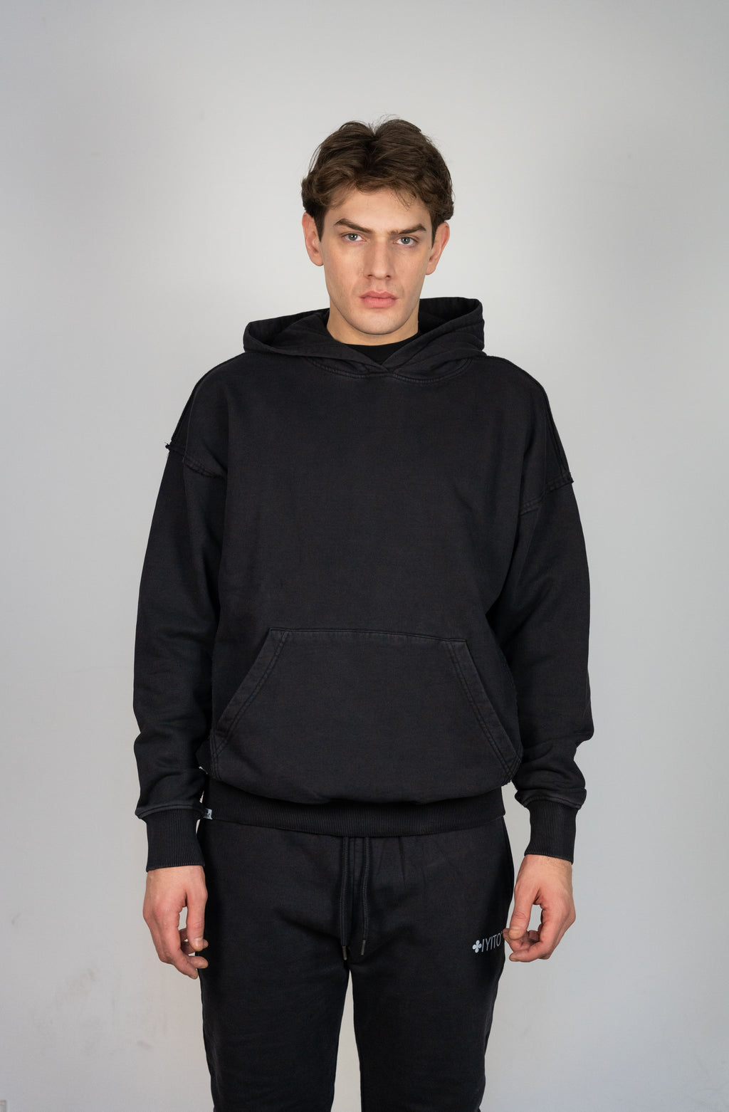 Color 185 - 1 - Davie_Vintage_Black.jpg