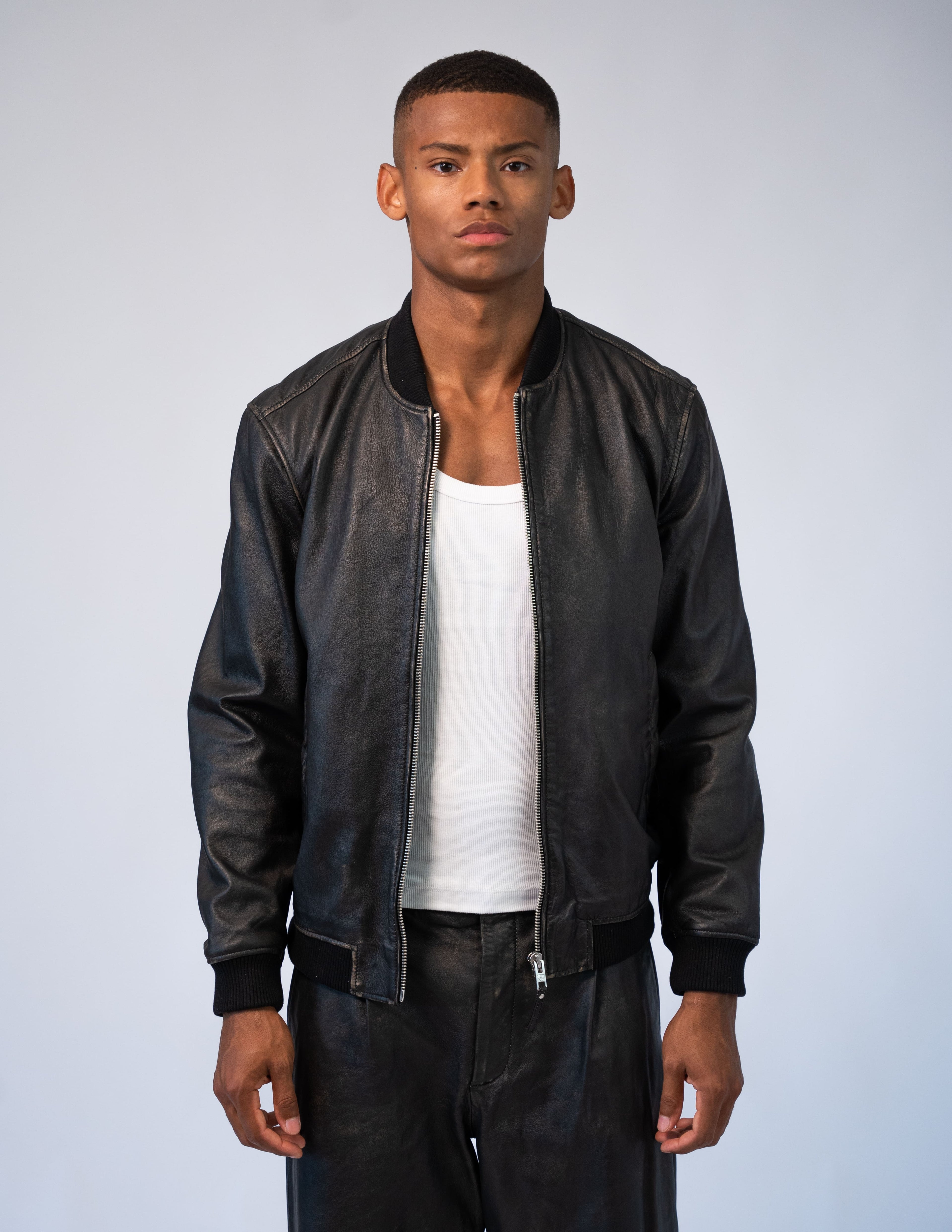 Color 180 - 1 - Diant Used Black Front 2.jpg