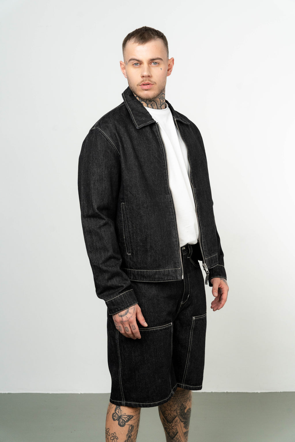 Color 100 - 2 - Eden_black_side.jpg