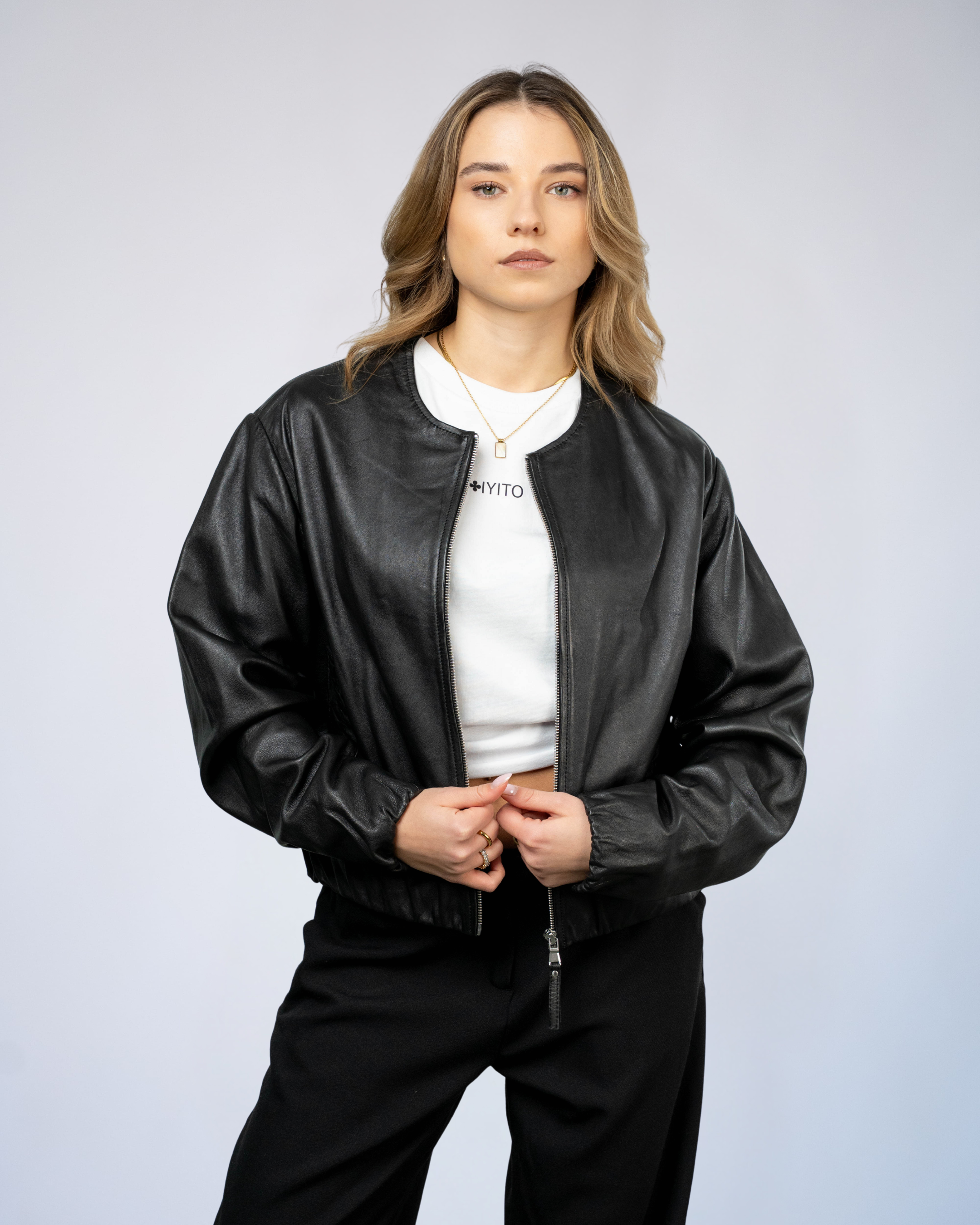 Color 100 - 1 - Eliana_black_front.jpg
