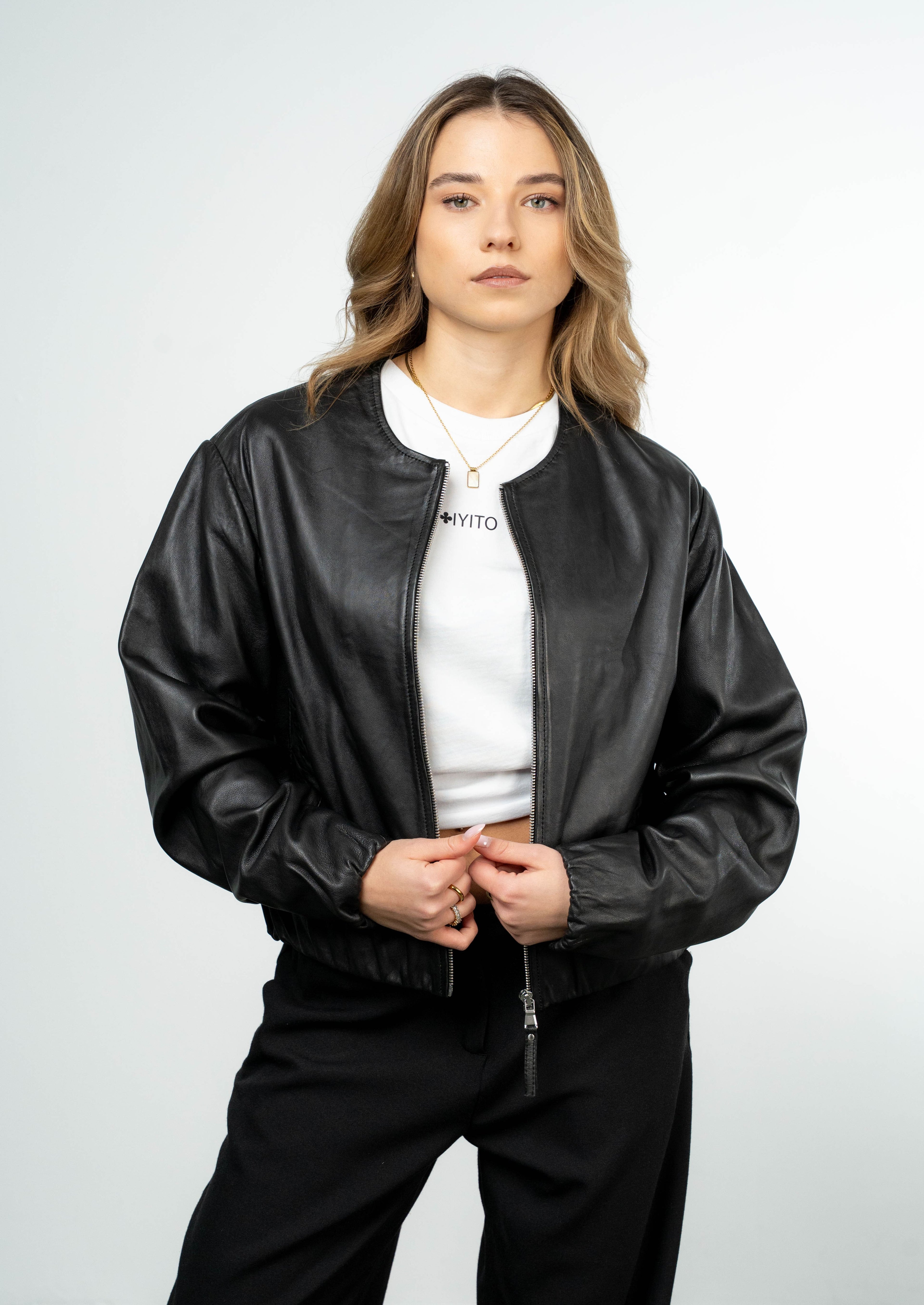 Color 100 - 1 - Eliana_black_front.jpg