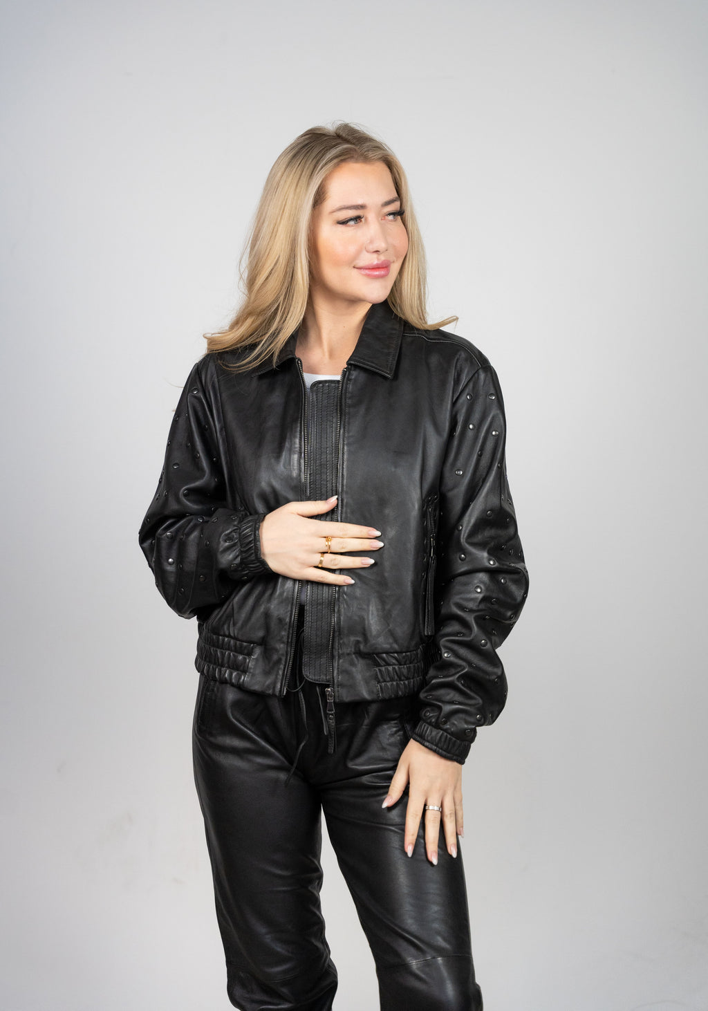 Color 100 - 1 - Florence_Front_Closed.jpg