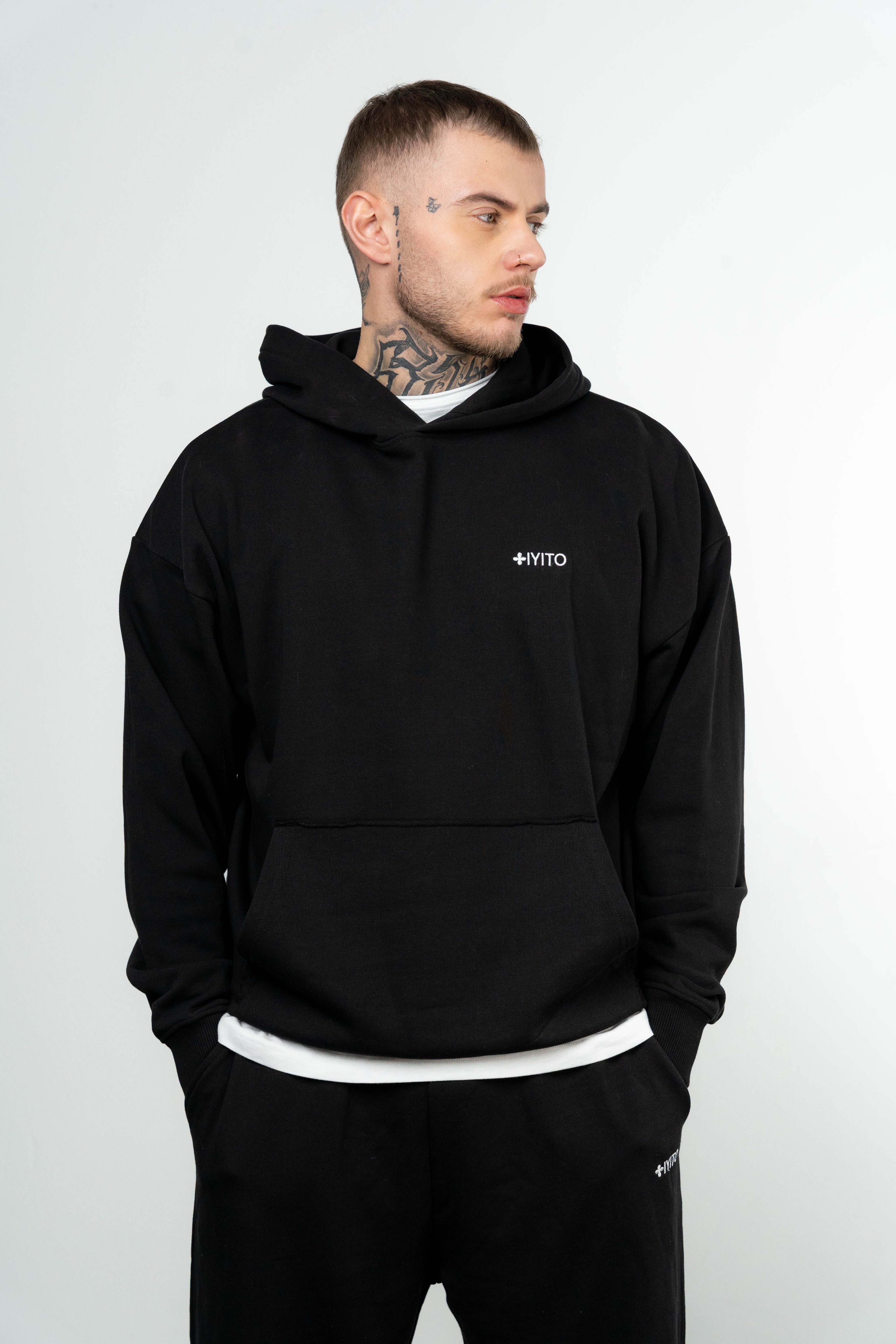 Color 100 - 1 - Hector_black_front.jpg