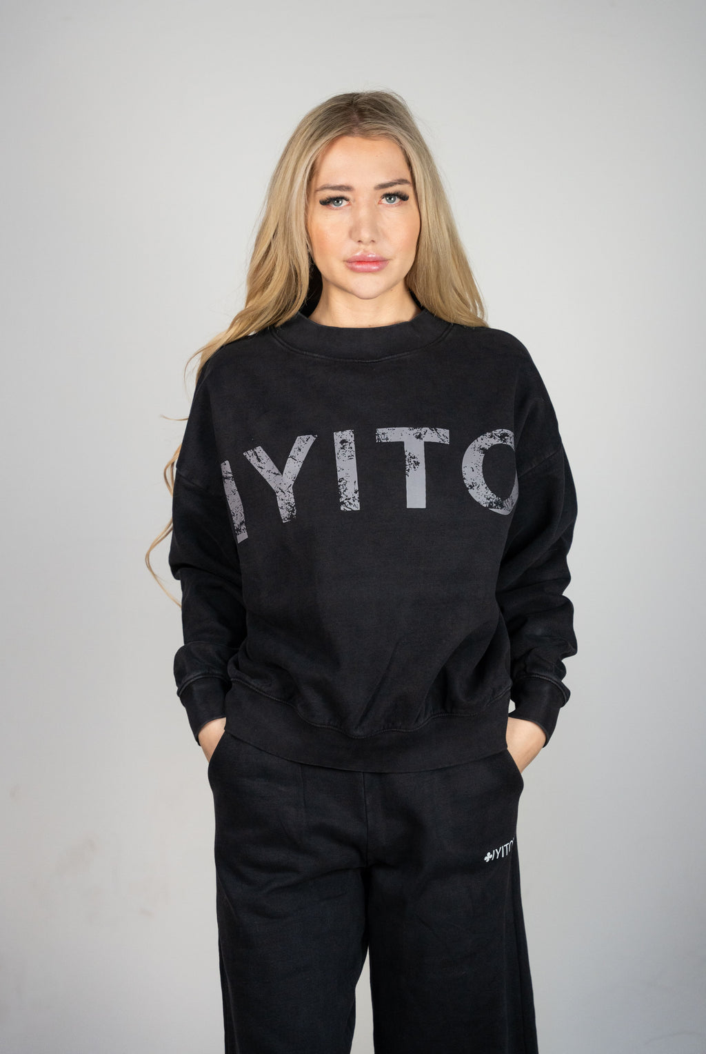 Color 185 - 3 - Inez Front.jpg