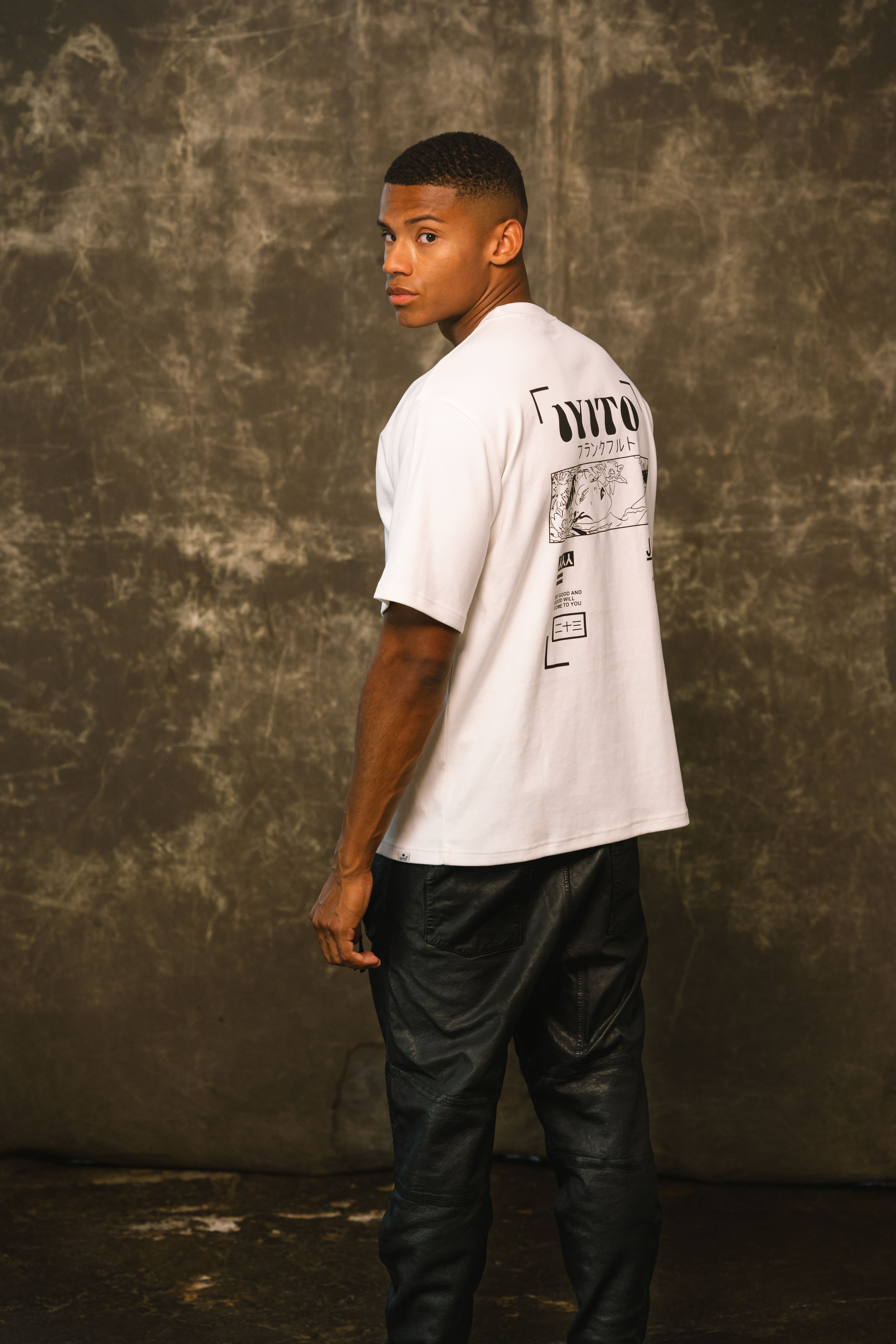 Color 170 - 5 - Jesper White Side.jpg