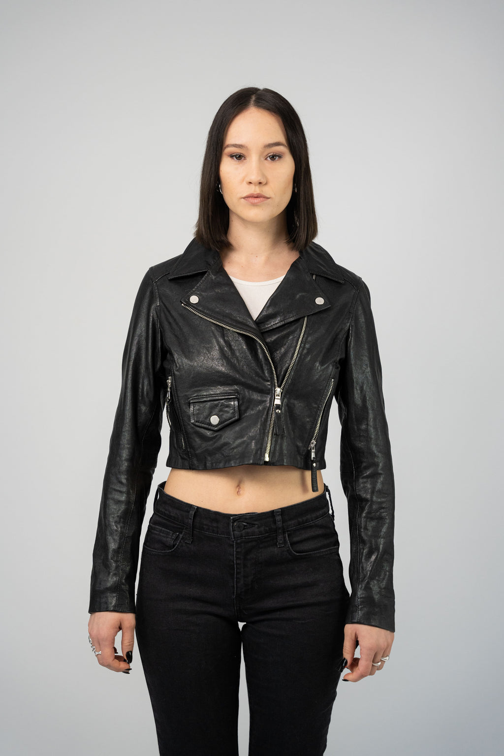 Color 100 - 3 - Jessica Black.jpg