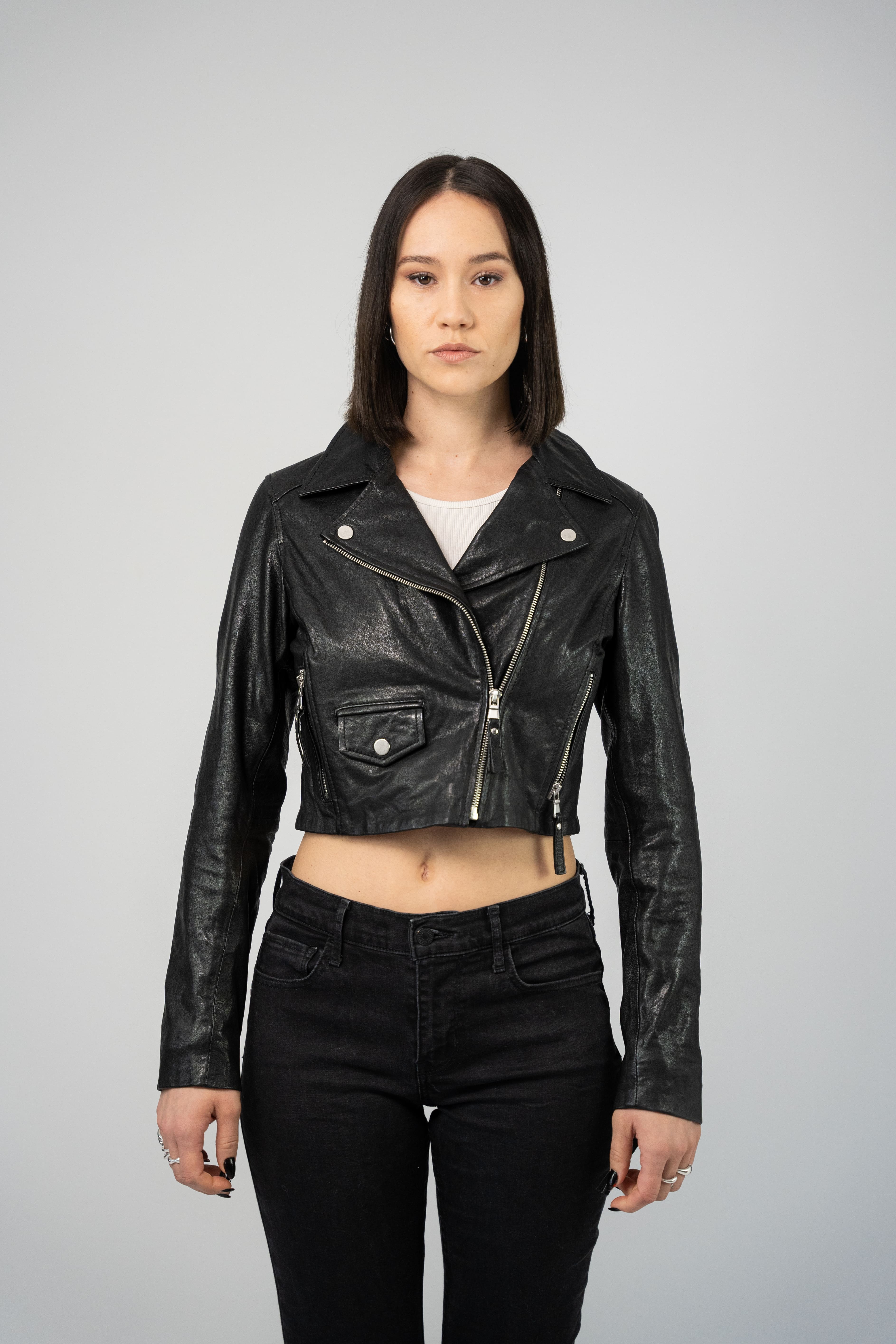 Color 100 - 3 - Jessica Black.jpg