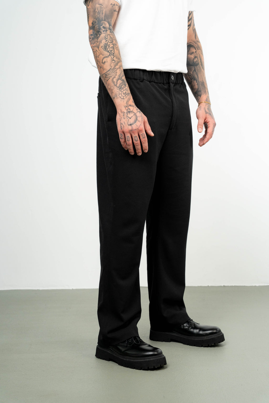 Color 100 - 2 - Jose_black_side.jpg