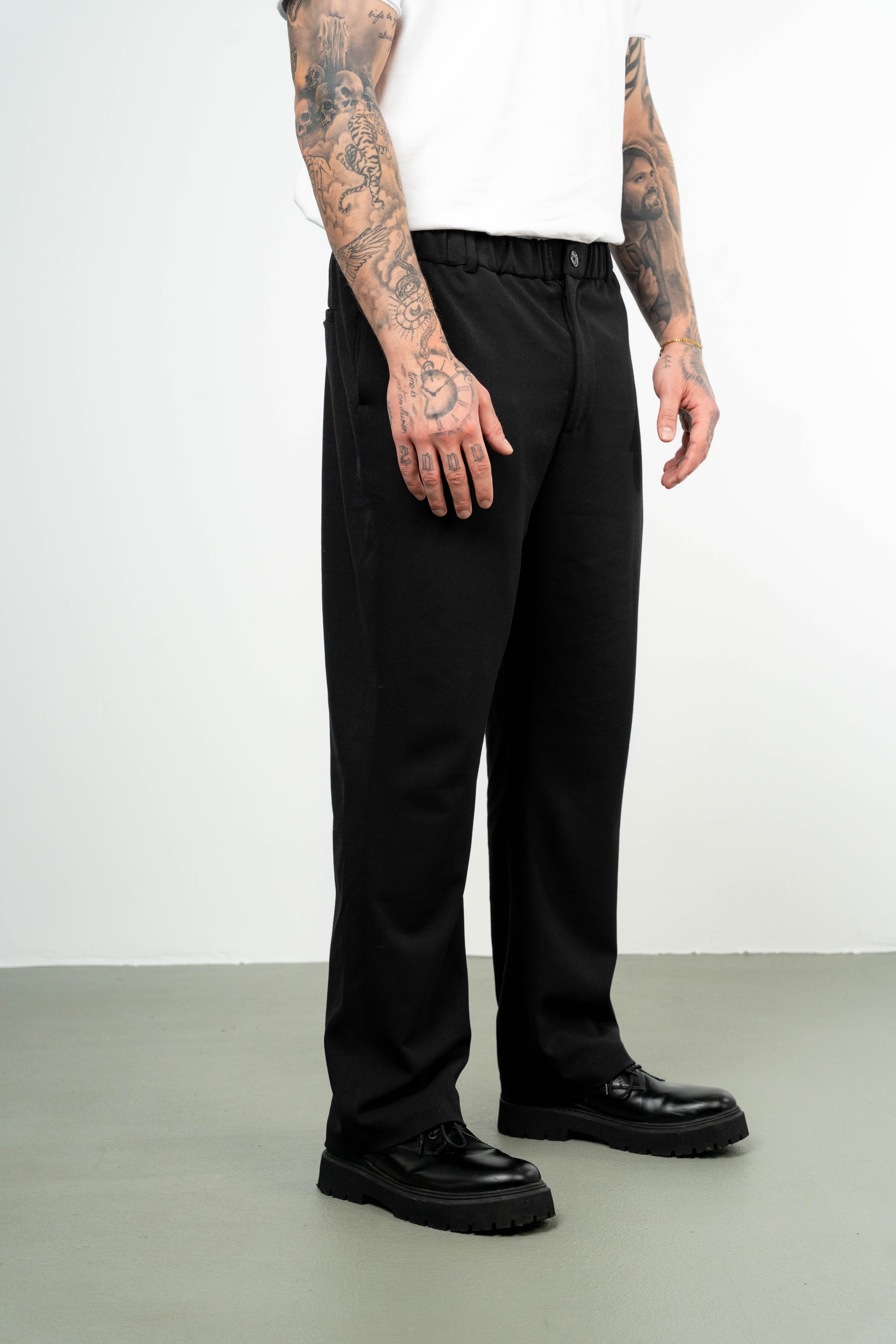 Color 100 - 2 - Jose_black_side.jpg
