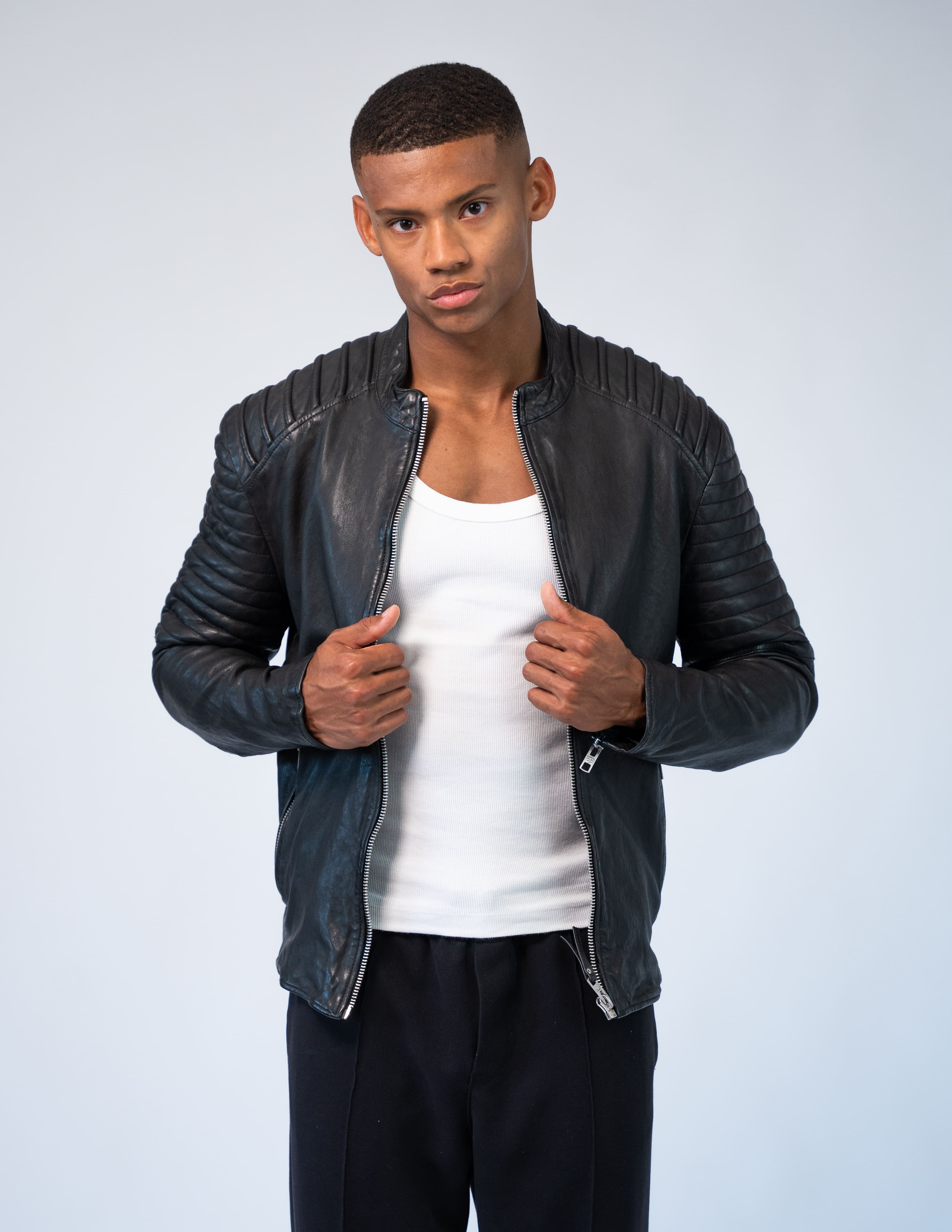 Color 100 - 1 - Keanu Black Front.jpg