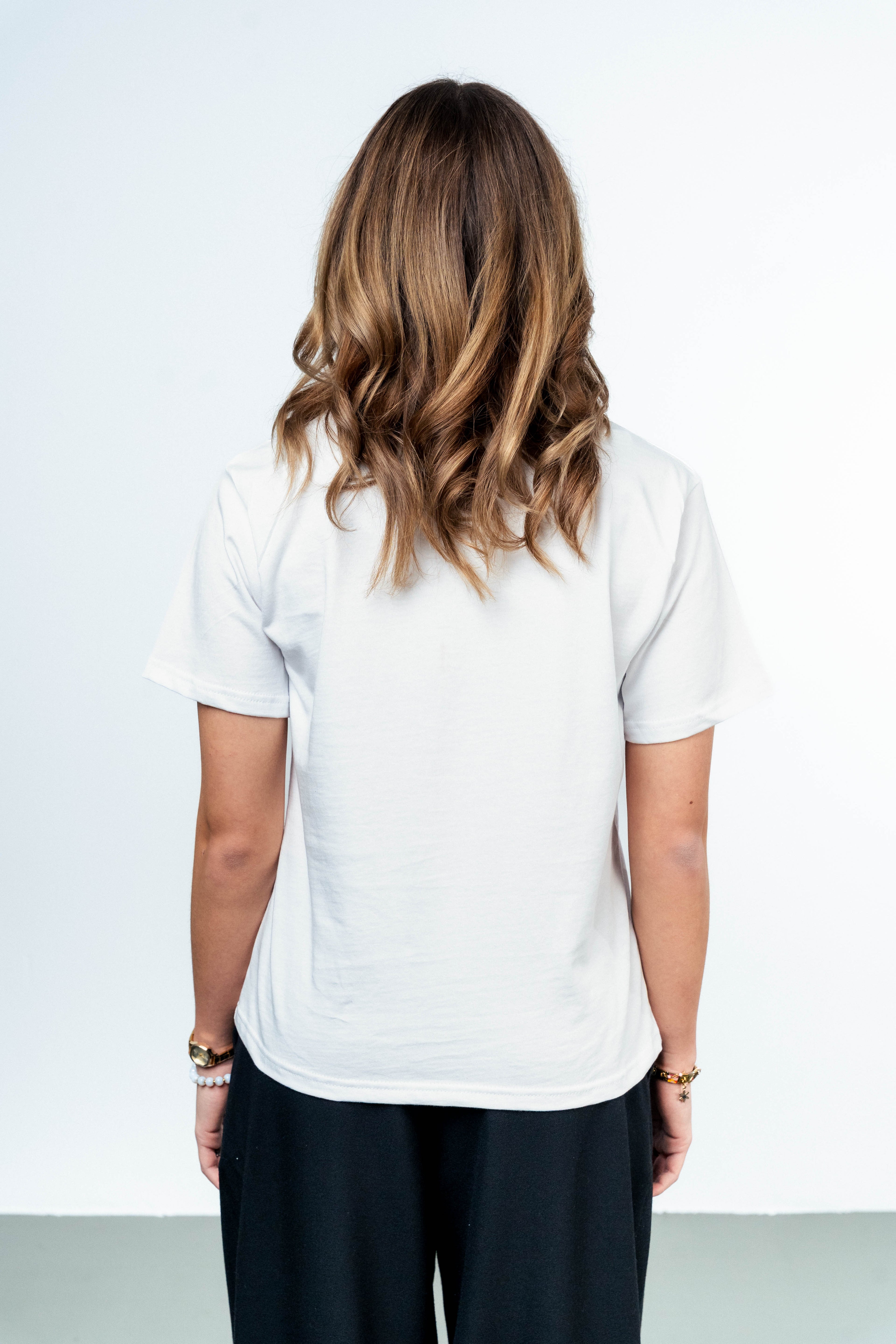 Color 110 - 5 - Leni_white_back.jpg