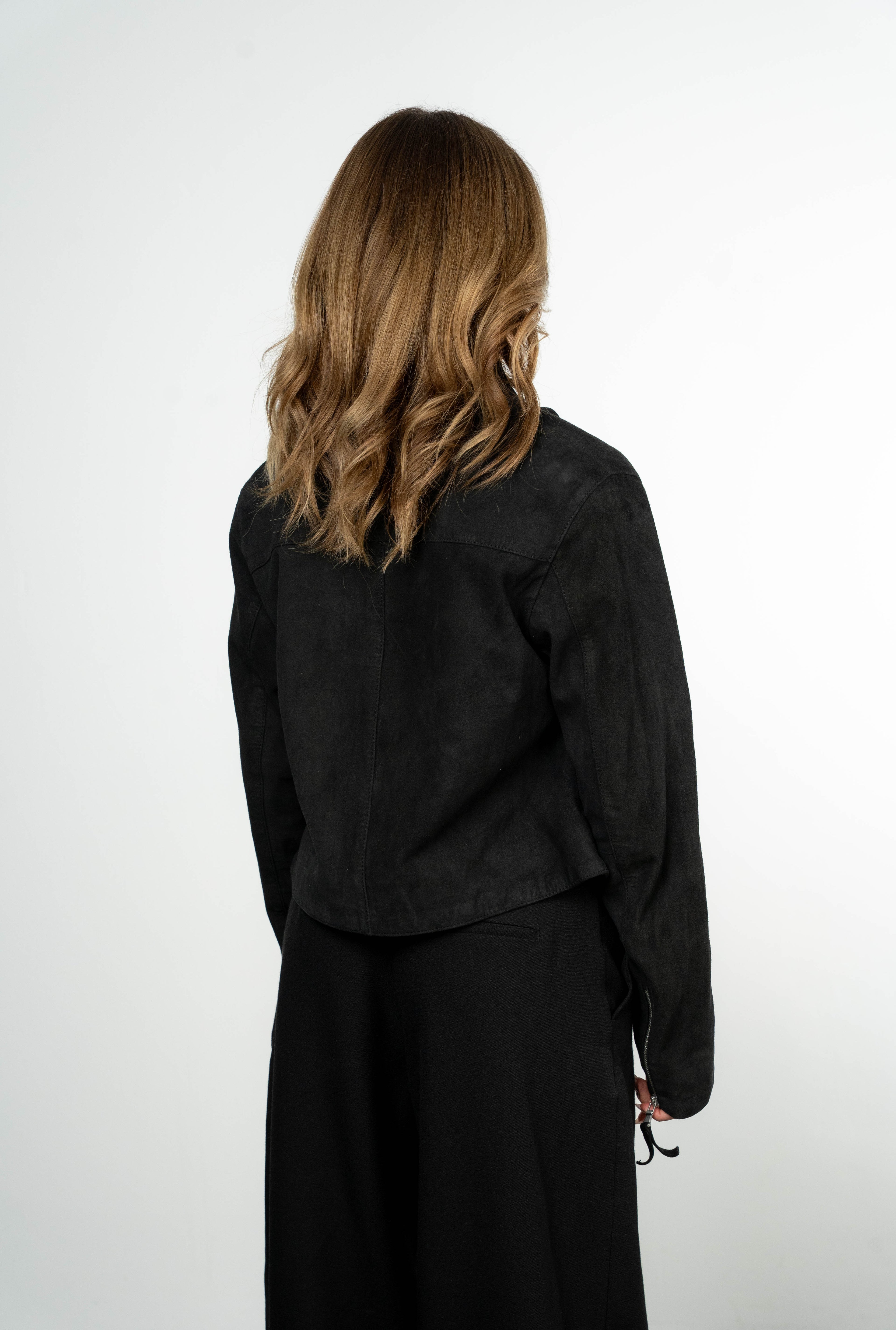 Color 100 - 2 - Luna_black_back.jpg