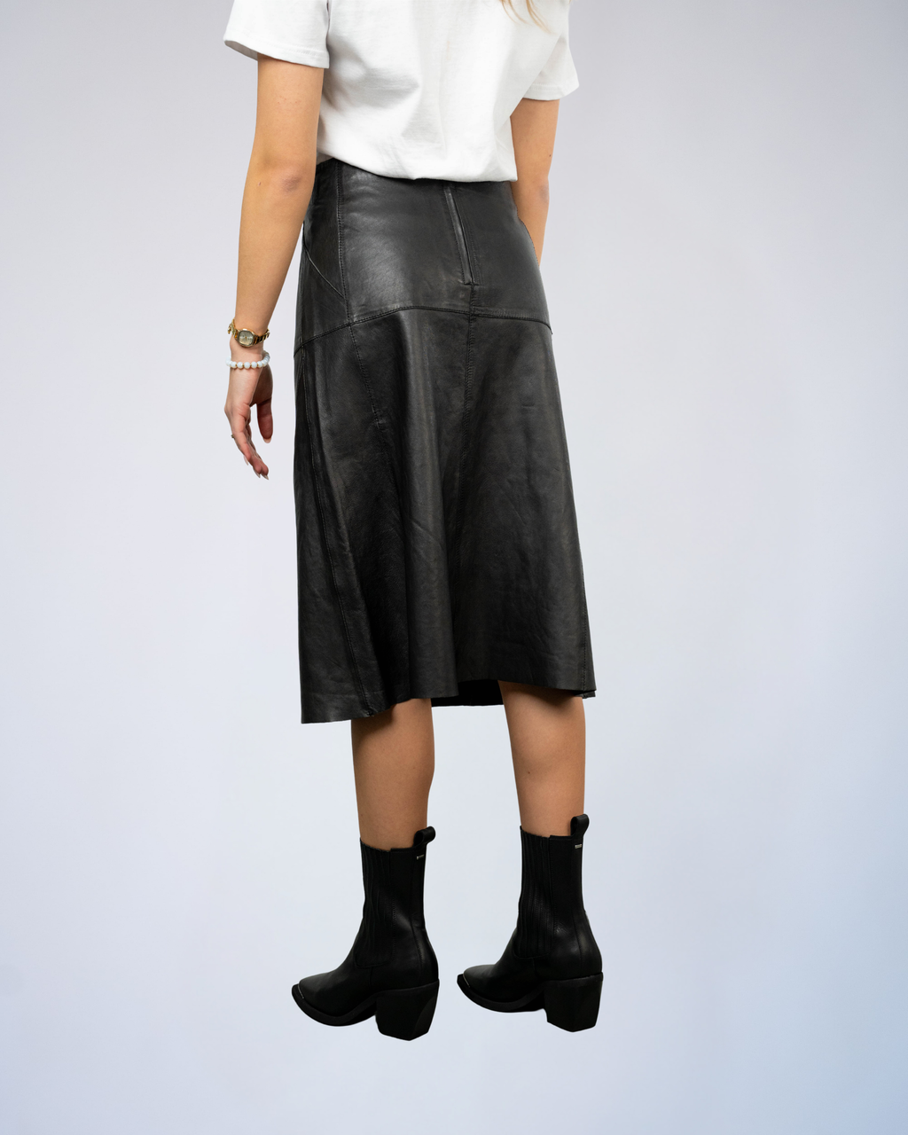 Color 100 - 3 - Marly_black_back.jpg