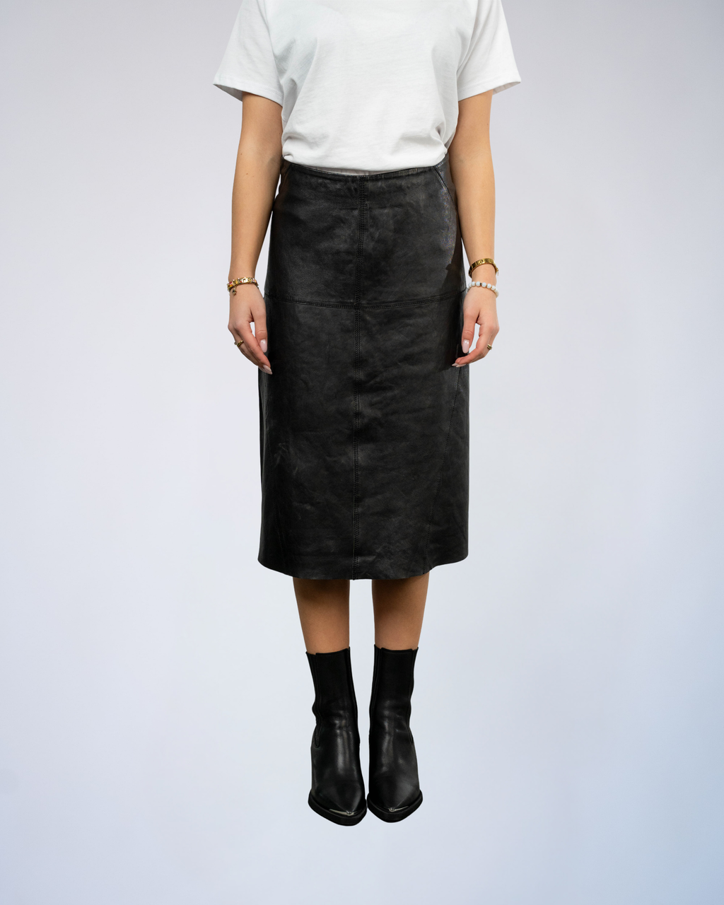 Color 100 - 1 - Marly_black_front.jpg