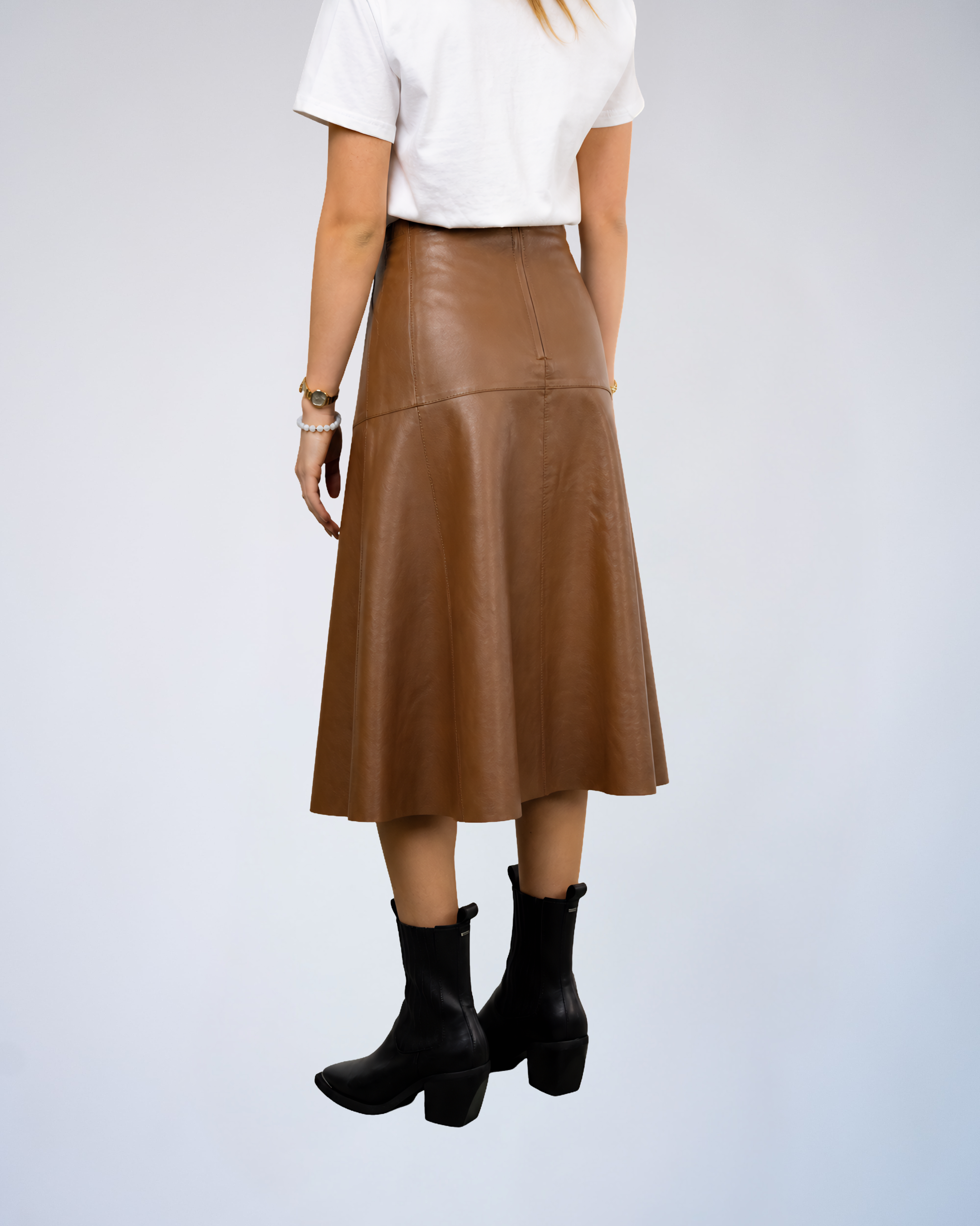 Color 101 - 6 - Marly_Brown_Back.png