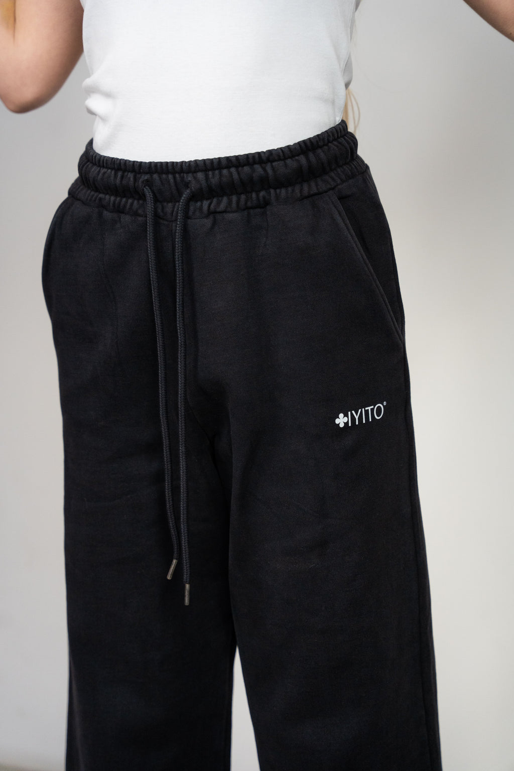 Color 185 - 4 - Milli_Detail.jpg