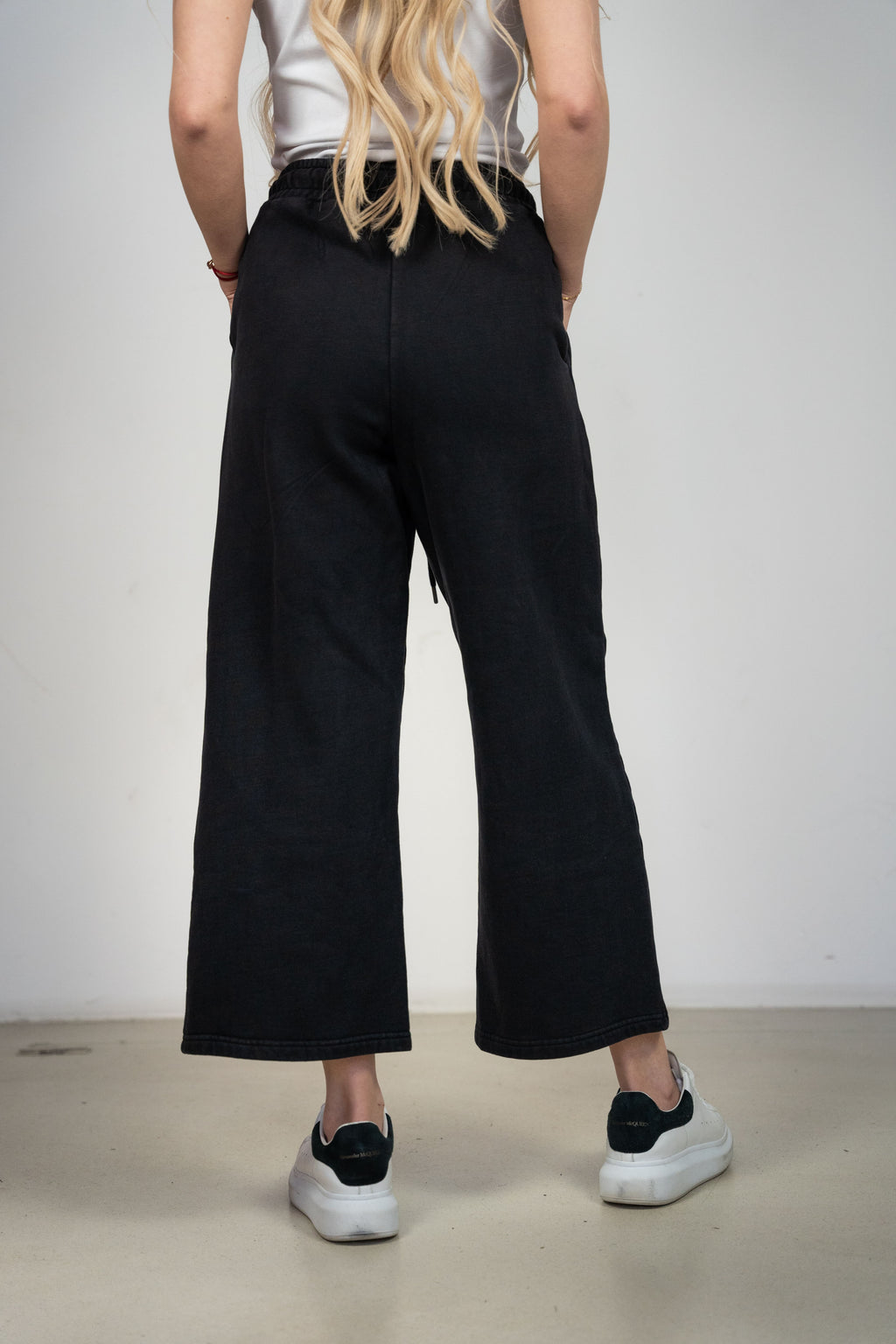 Color 185 - 3 - Millie_Back.jpg