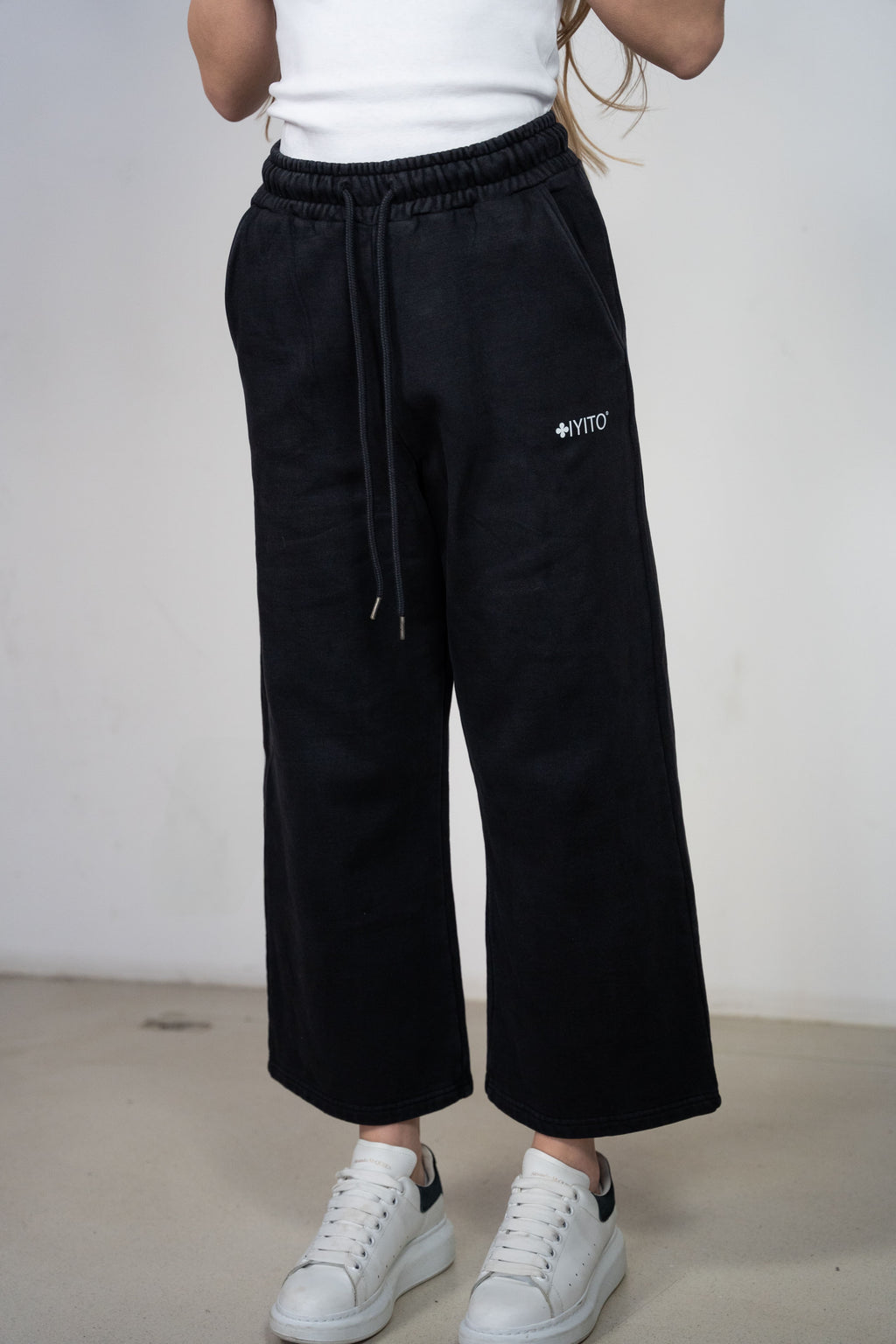 Color 185 - 1 - Millie_Front.jpg