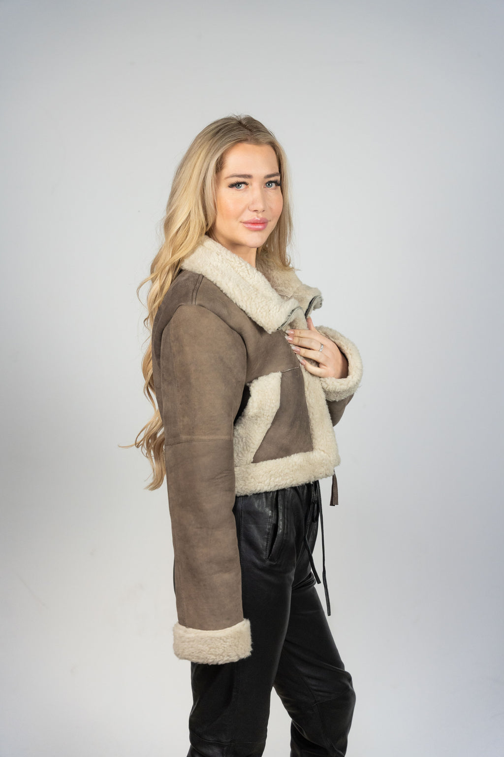 Color 160 - 3 - Nancy_Side_2.jpg