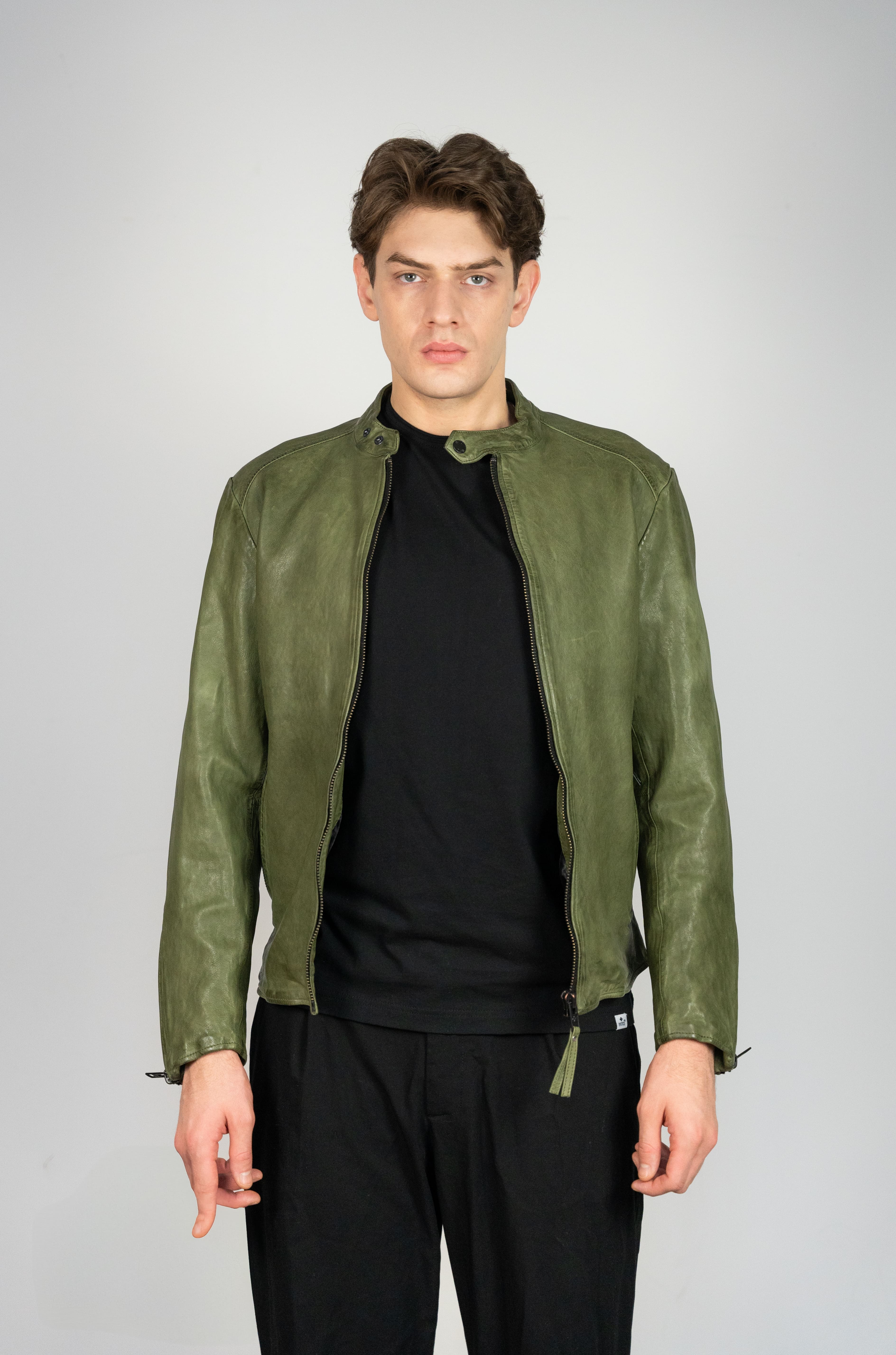 Color 155 - 7 - Noah_Olive.jpg