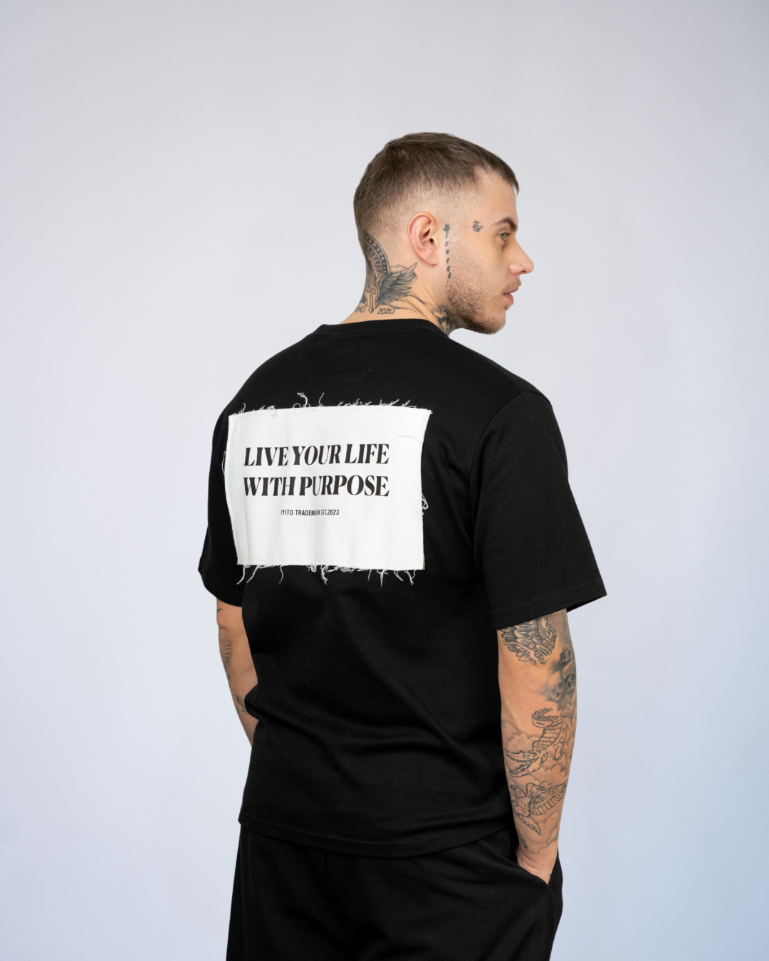 Color 100 - 1 - IYPedro_black_back