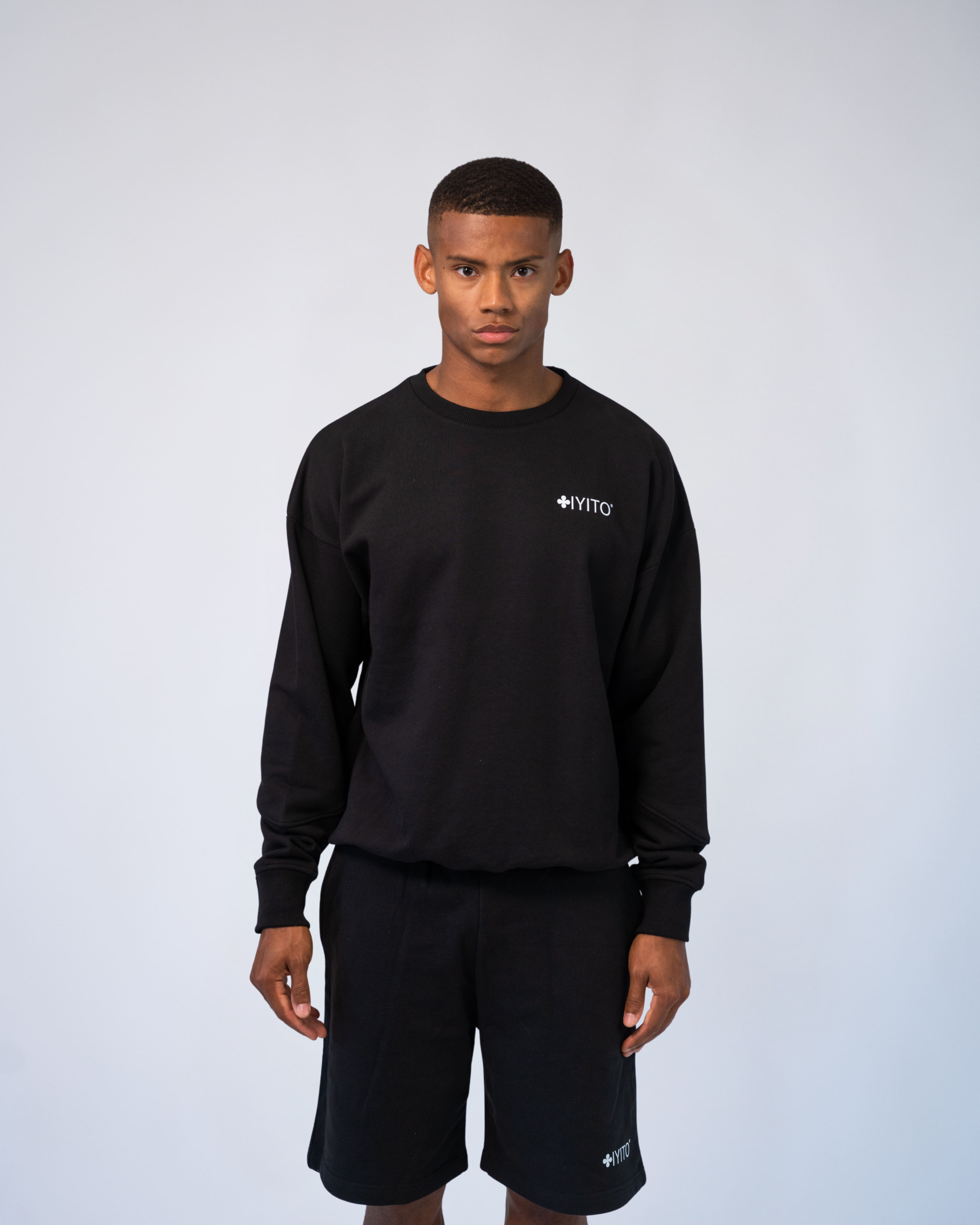 Color 100 - 2 - Rowan_black_front.png