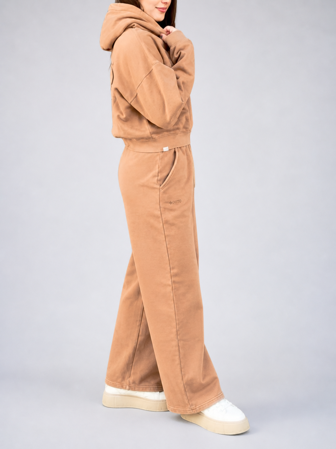 Color 111 - 2 - Vera_Coconut_Side