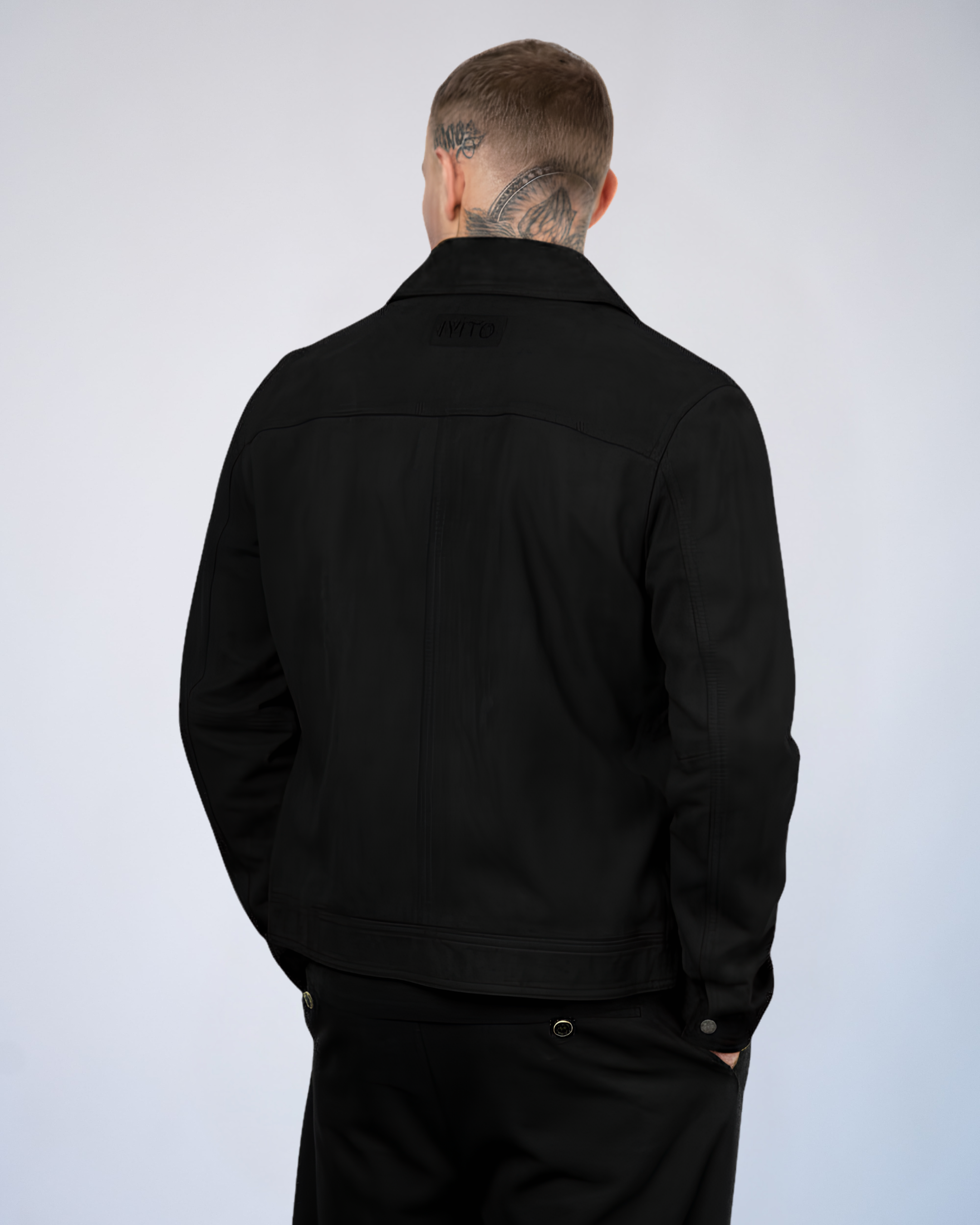 Color 100 - 6 - Vitor_black_back.png
