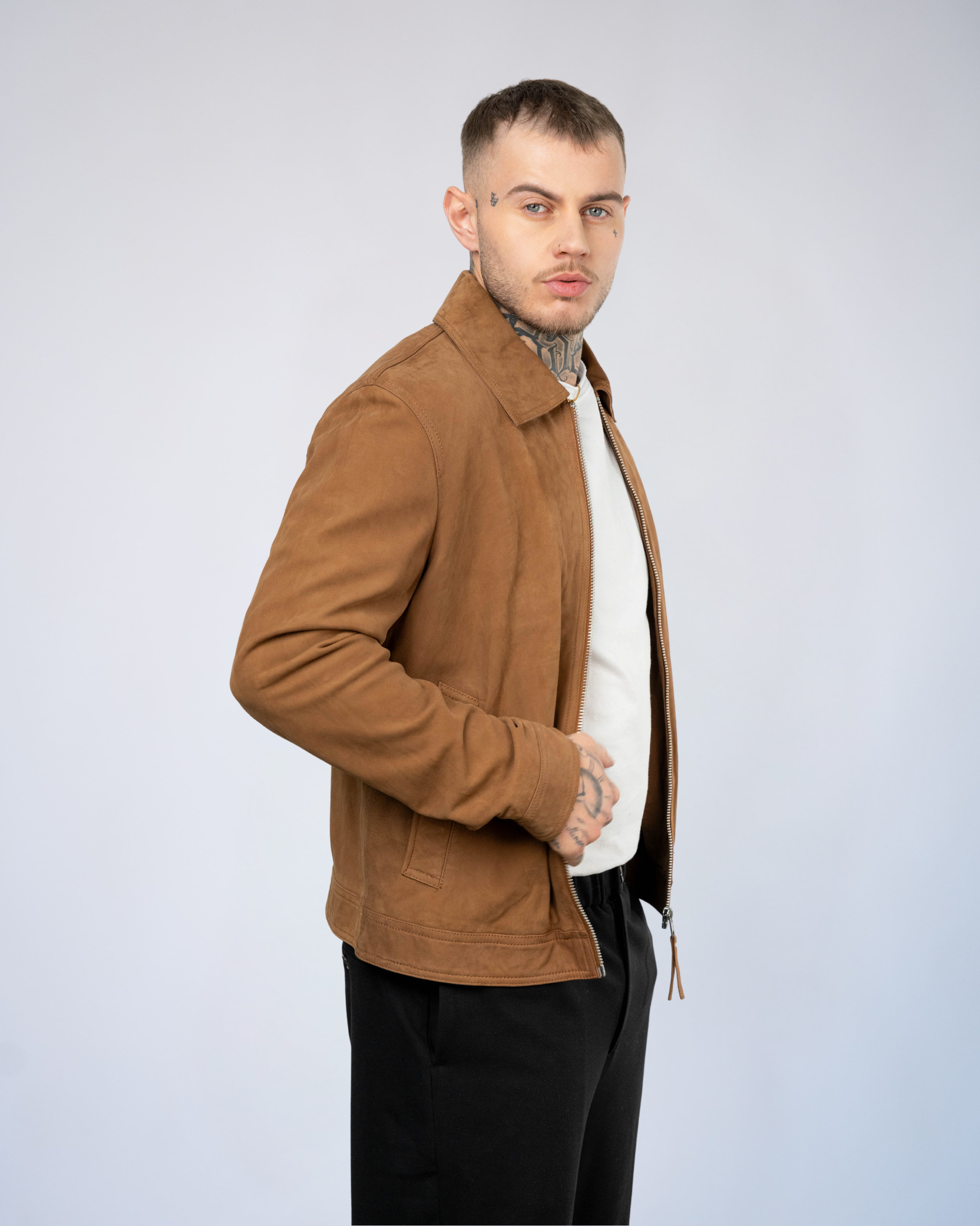 Color 101 - 2 - Vitor_brown_side.jpg