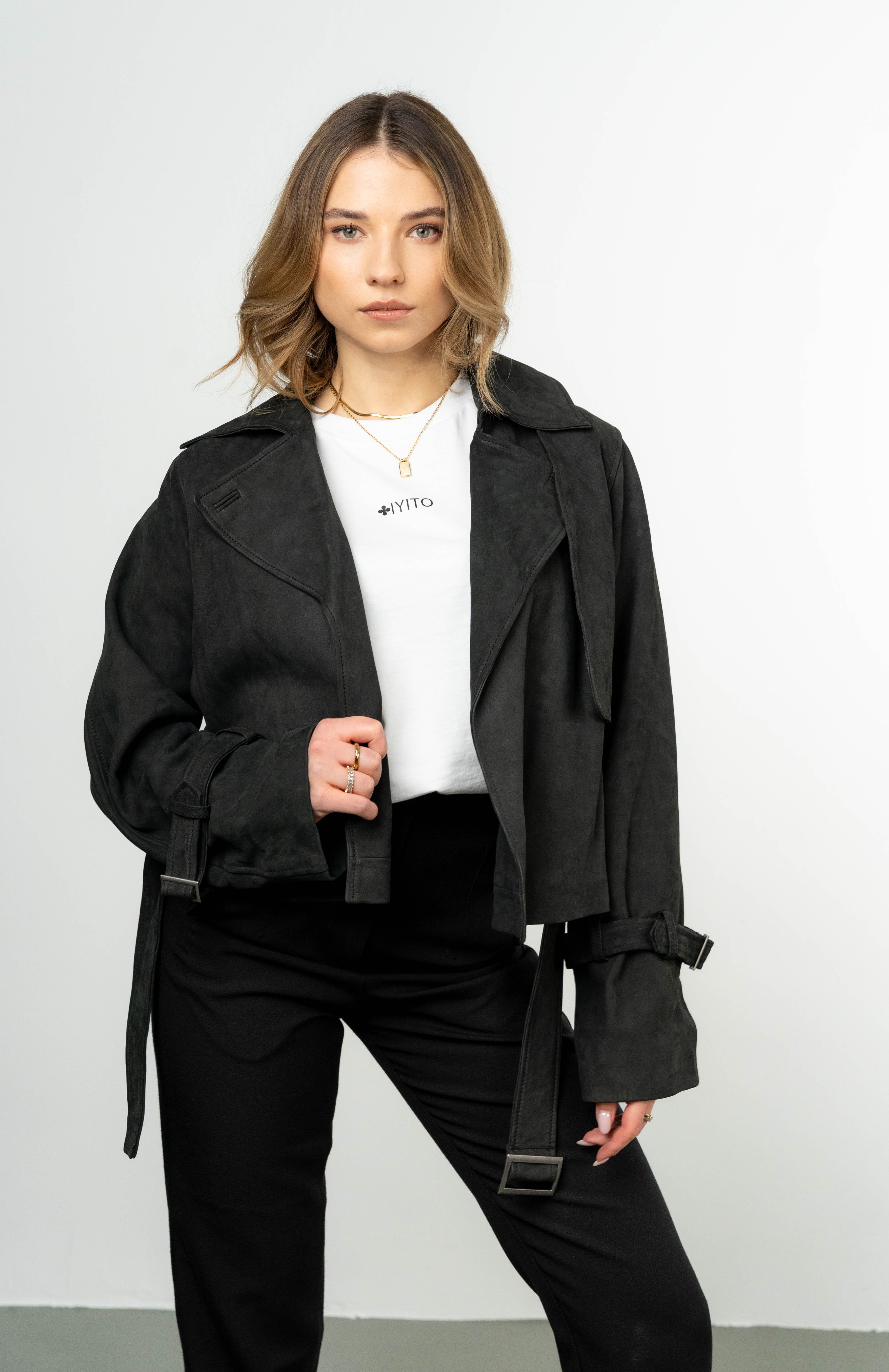 Color 100 - 1 - Yoana_black_front.jpg